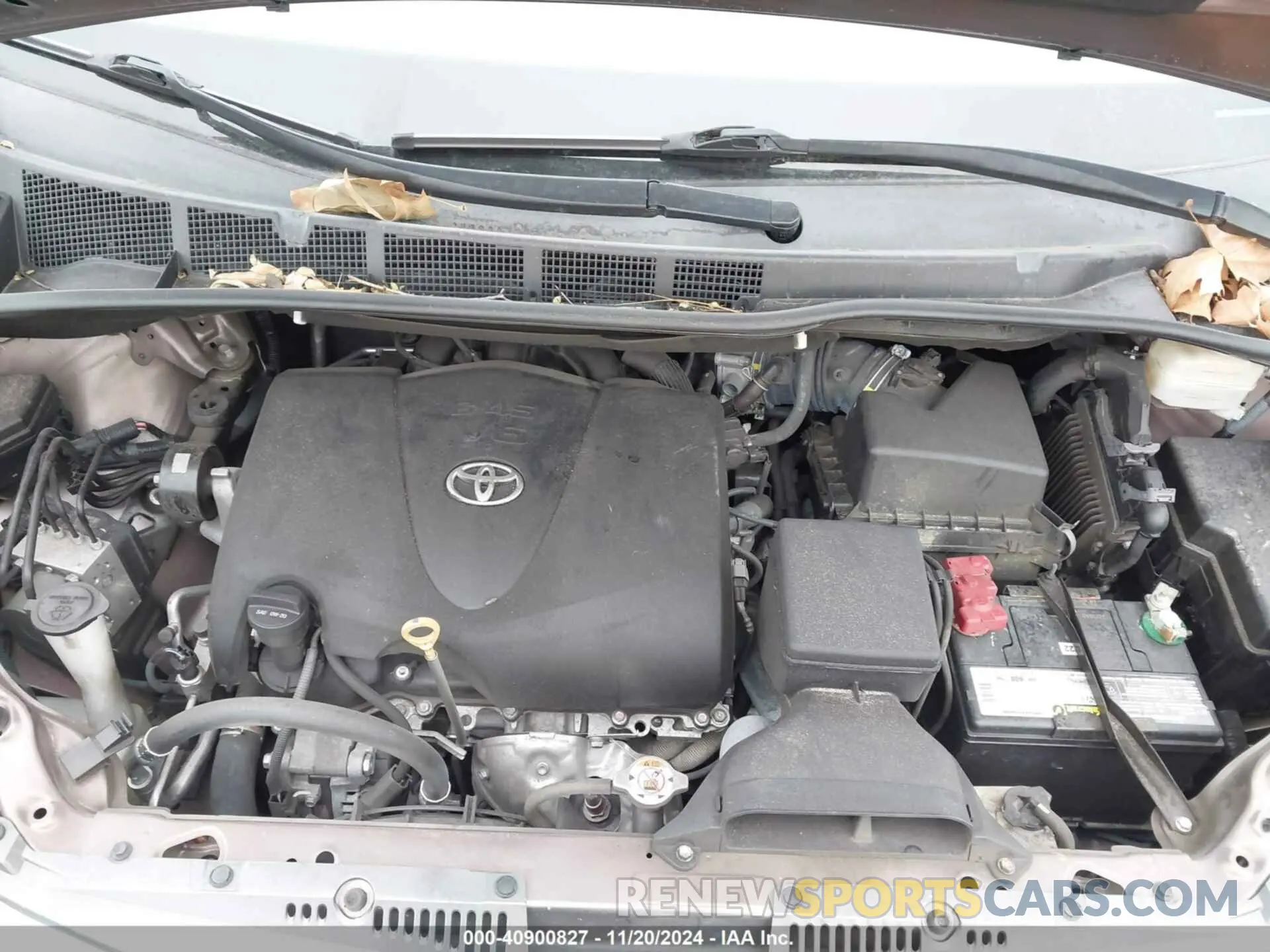 10 Photograph of a damaged car 5TDYZ3DC4KS987264 TOYOTA SIENNA 2019