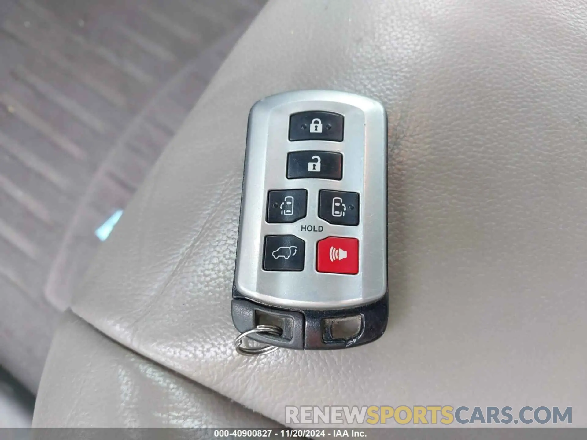 11 Photograph of a damaged car 5TDYZ3DC4KS987264 TOYOTA SIENNA 2019