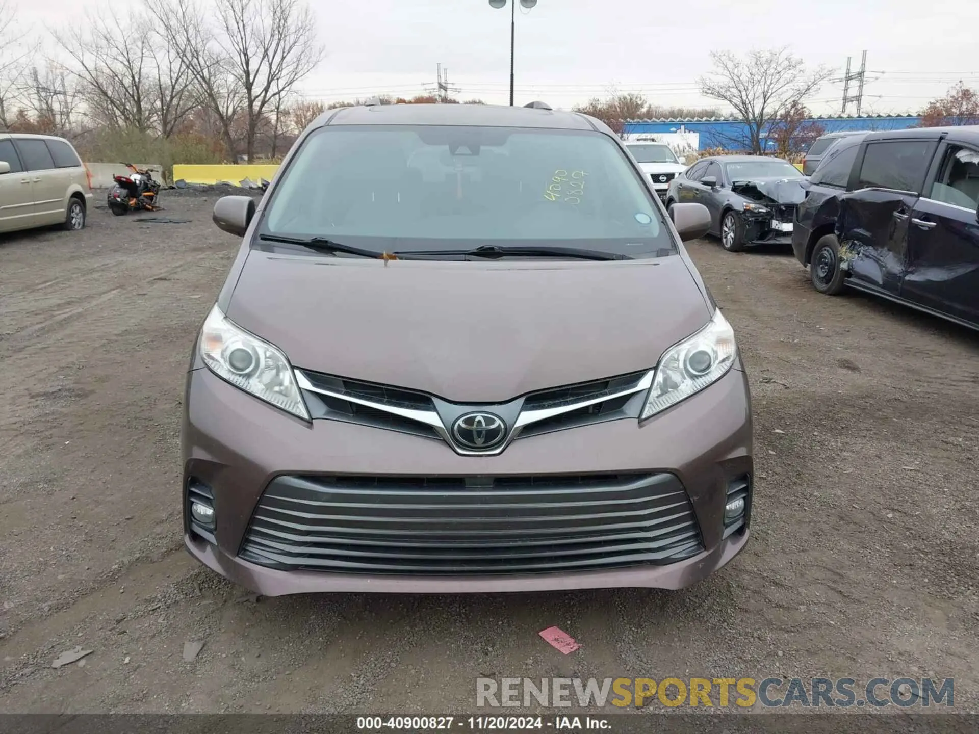 12 Photograph of a damaged car 5TDYZ3DC4KS987264 TOYOTA SIENNA 2019