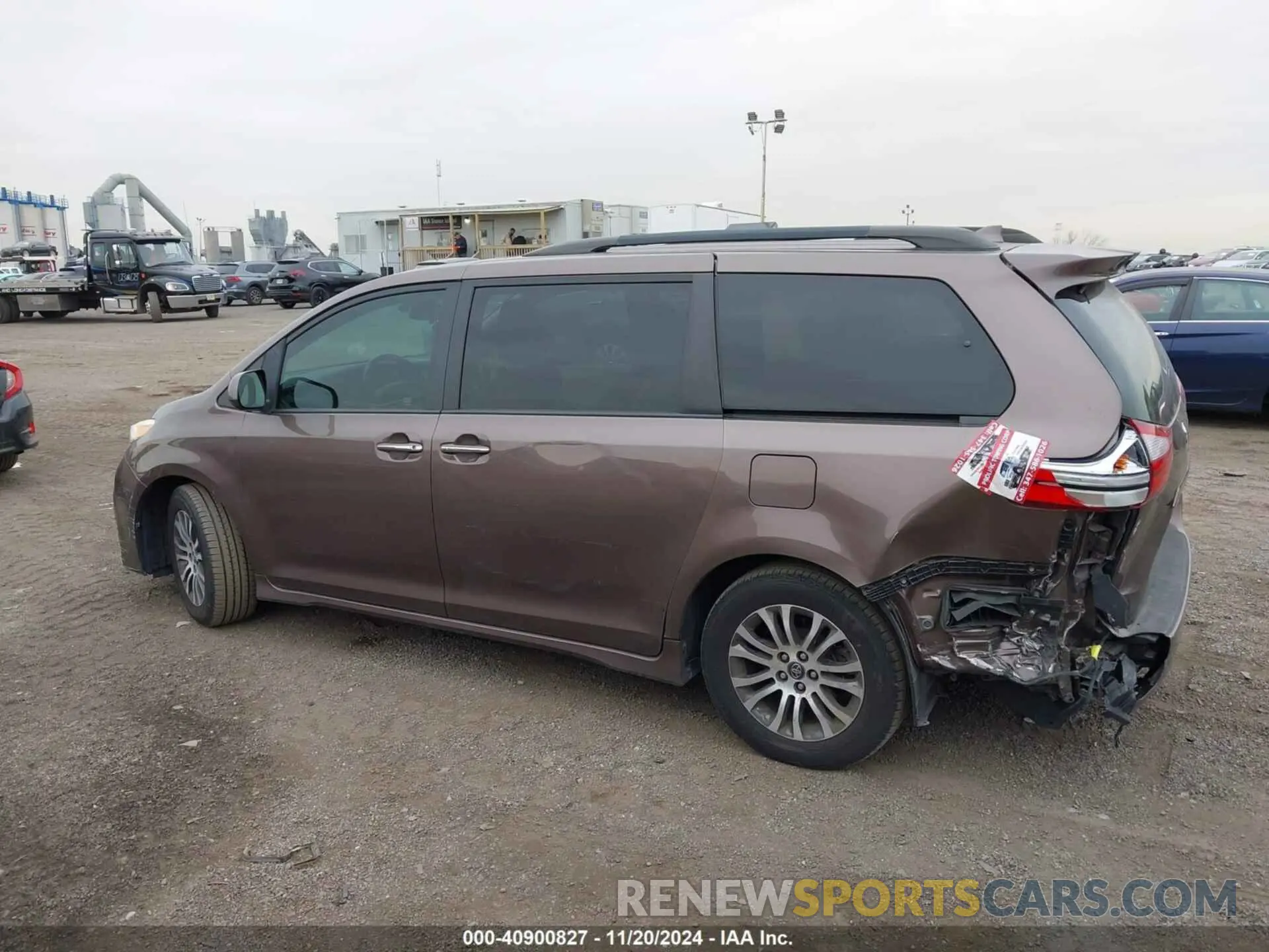 14 Photograph of a damaged car 5TDYZ3DC4KS987264 TOYOTA SIENNA 2019