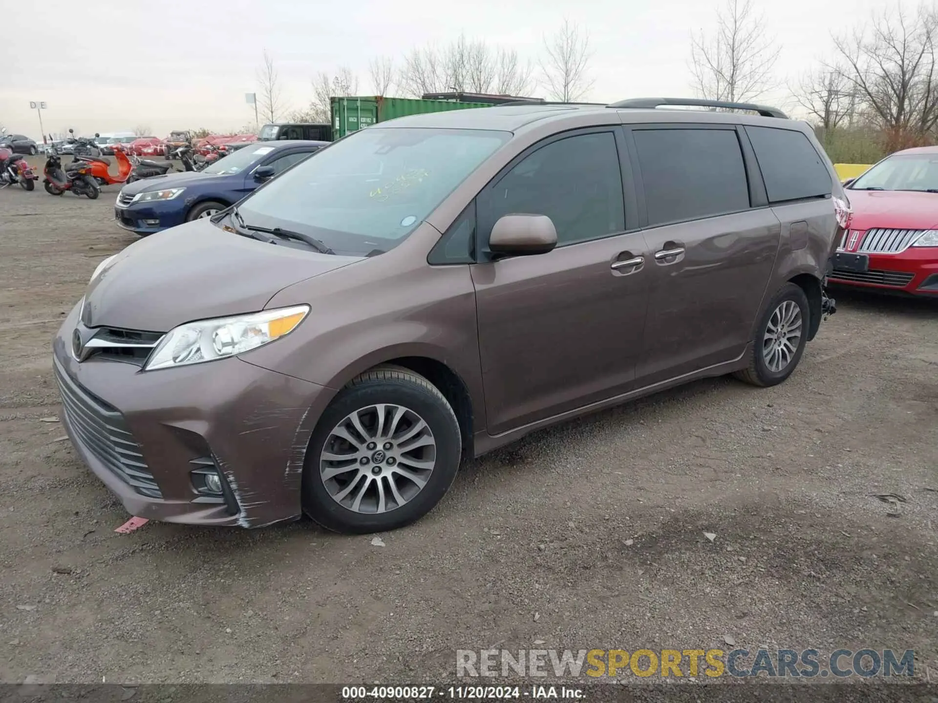 2 Photograph of a damaged car 5TDYZ3DC4KS987264 TOYOTA SIENNA 2019