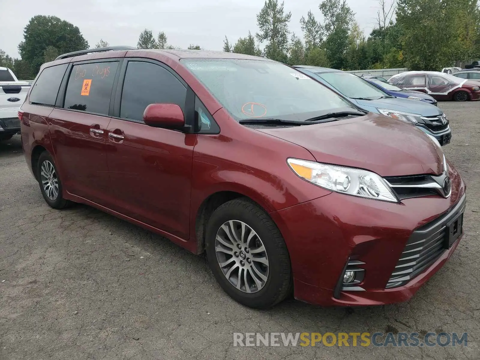 1 Photograph of a damaged car 5TDYZ3DC5KS005032 TOYOTA SIENNA 2019