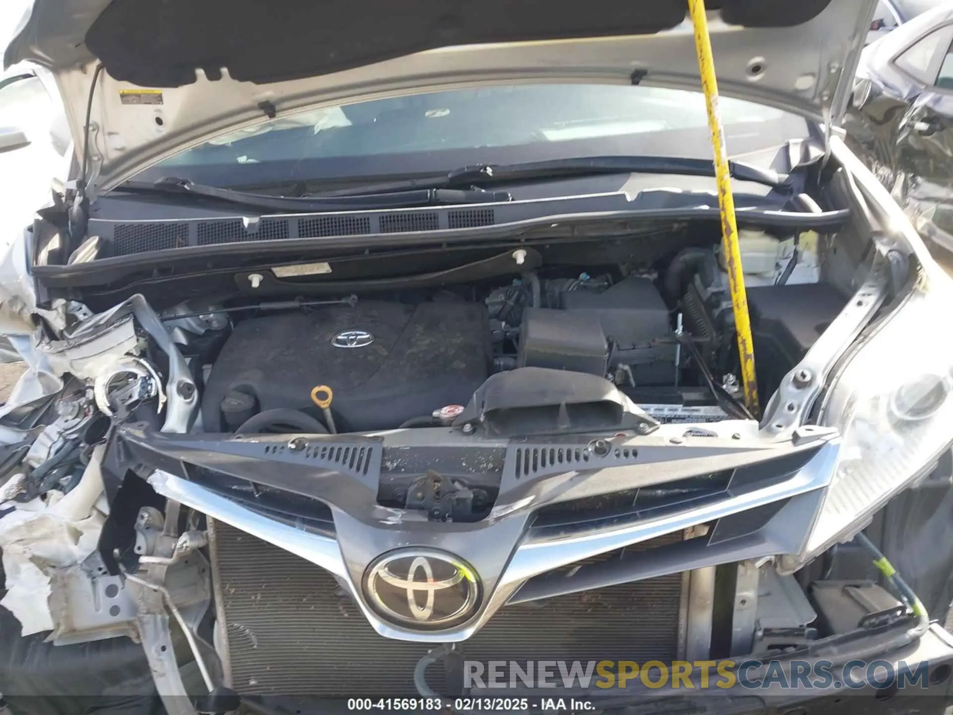 10 Photograph of a damaged car 5TDYZ3DC5KS011283 TOYOTA SIENNA 2019