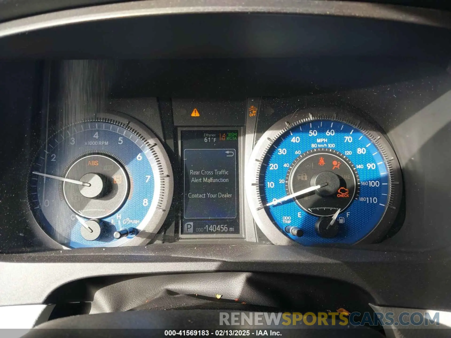 7 Photograph of a damaged car 5TDYZ3DC5KS011283 TOYOTA SIENNA 2019