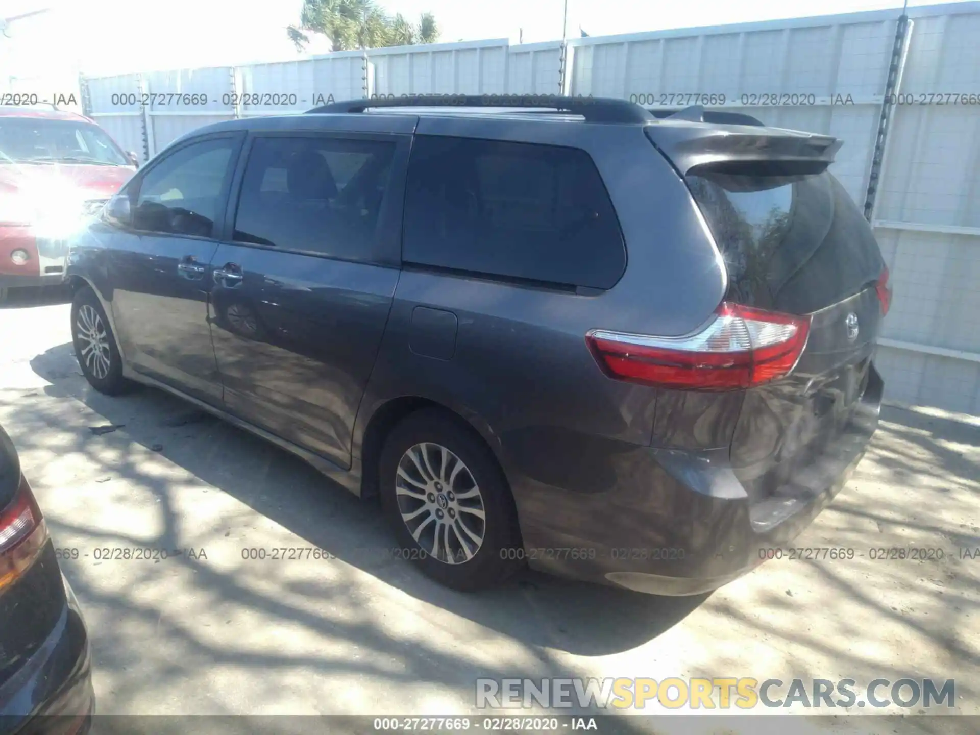 3 Photograph of a damaged car 5TDYZ3DC5KS971297 TOYOTA SIENNA 2019