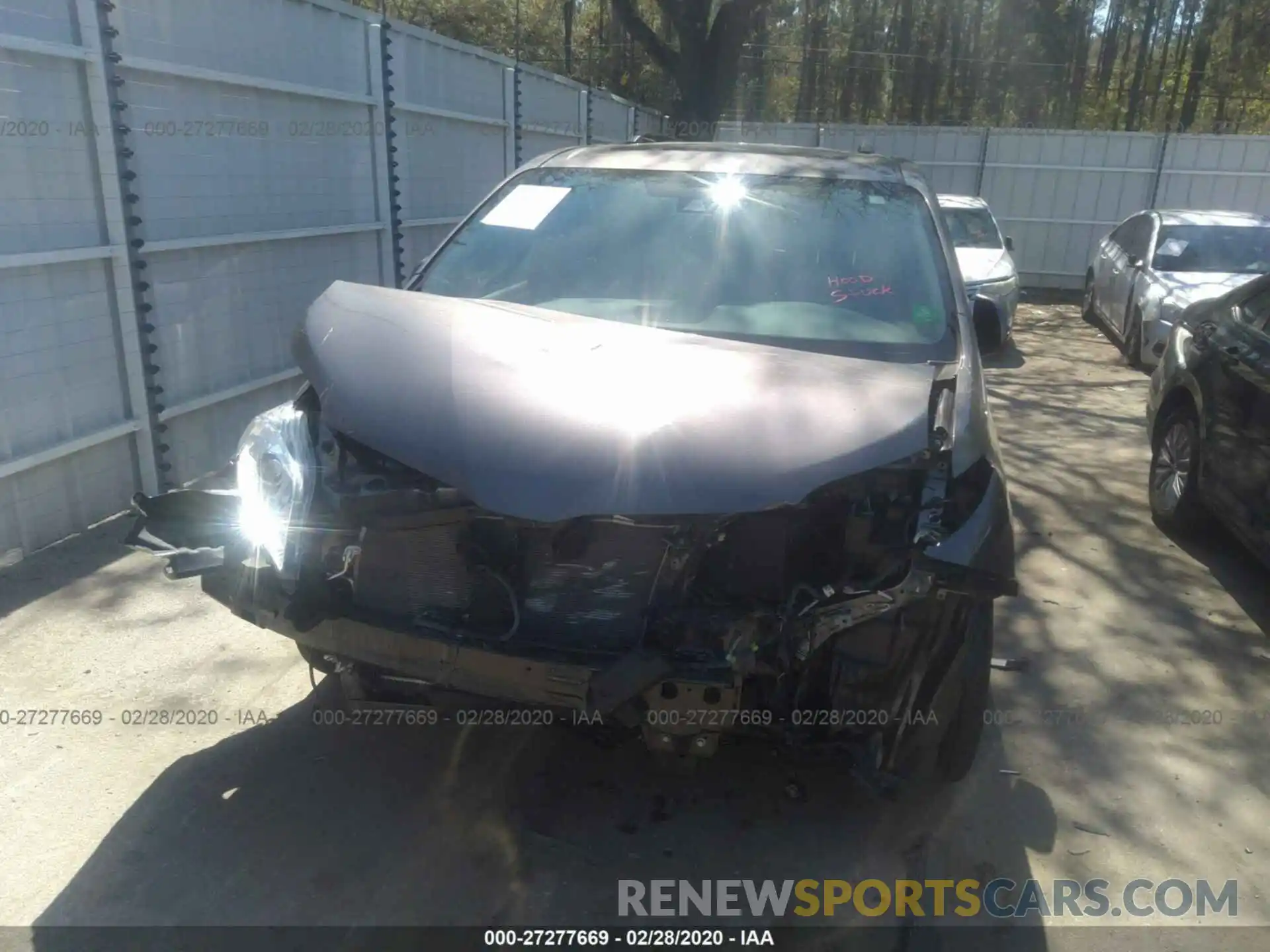 6 Photograph of a damaged car 5TDYZ3DC5KS971297 TOYOTA SIENNA 2019