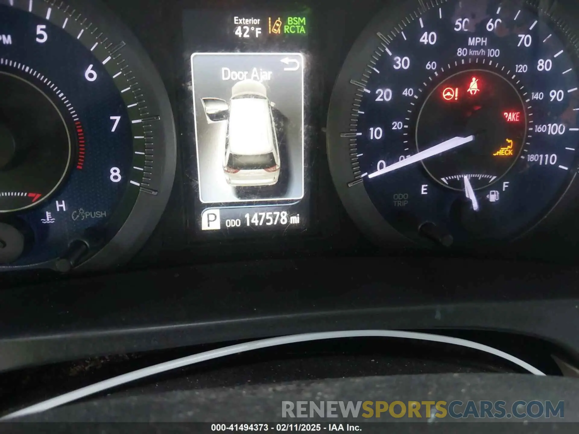7 Photograph of a damaged car 5TDYZ3DC5KS971445 TOYOTA SIENNA 2019