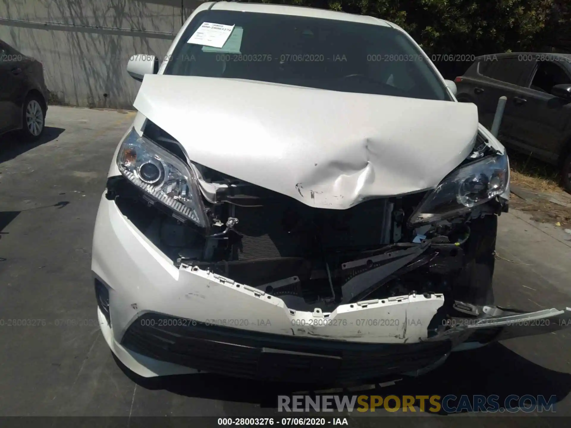 6 Photograph of a damaged car 5TDYZ3DC5KS971929 TOYOTA SIENNA 2019