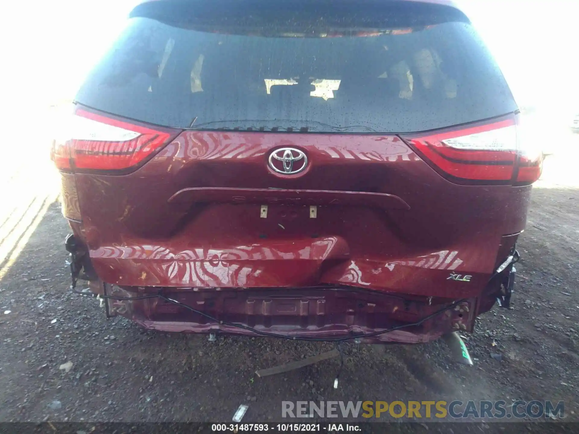 6 Photograph of a damaged car 5TDYZ3DC5KS981215 TOYOTA SIENNA 2019