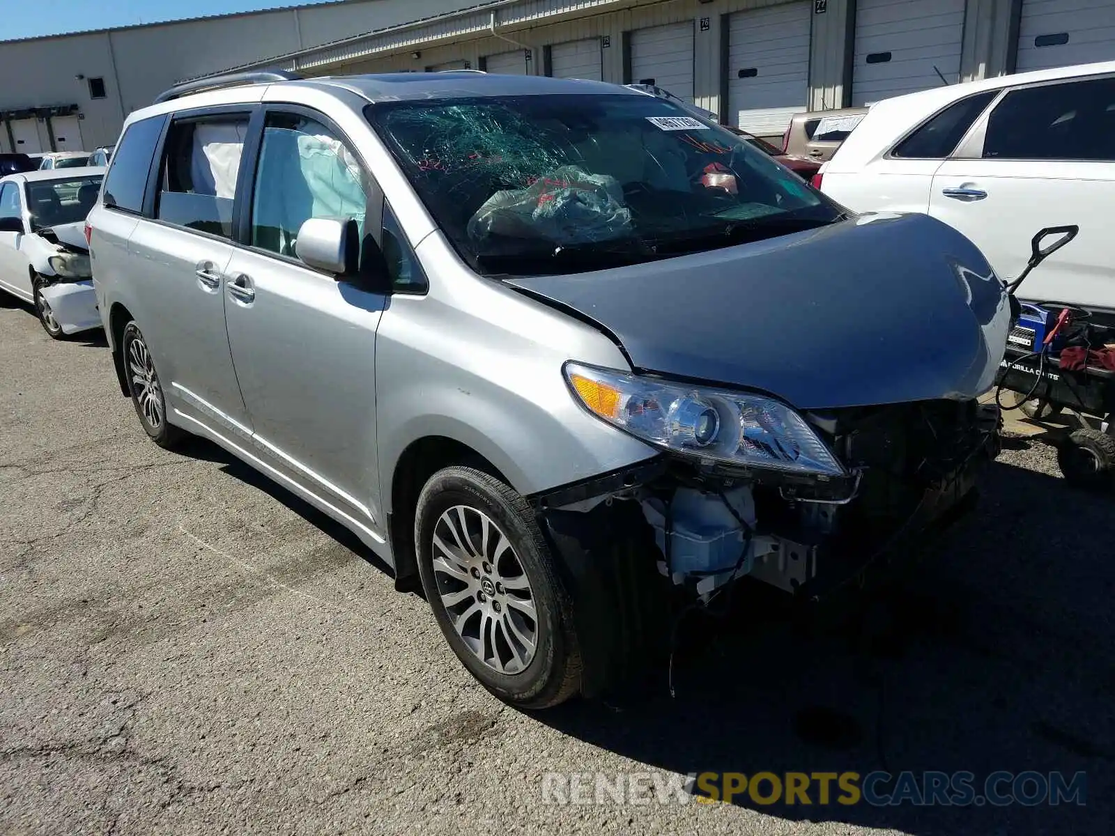 1 Photograph of a damaged car 5TDYZ3DC5KS984177 TOYOTA SIENNA 2019