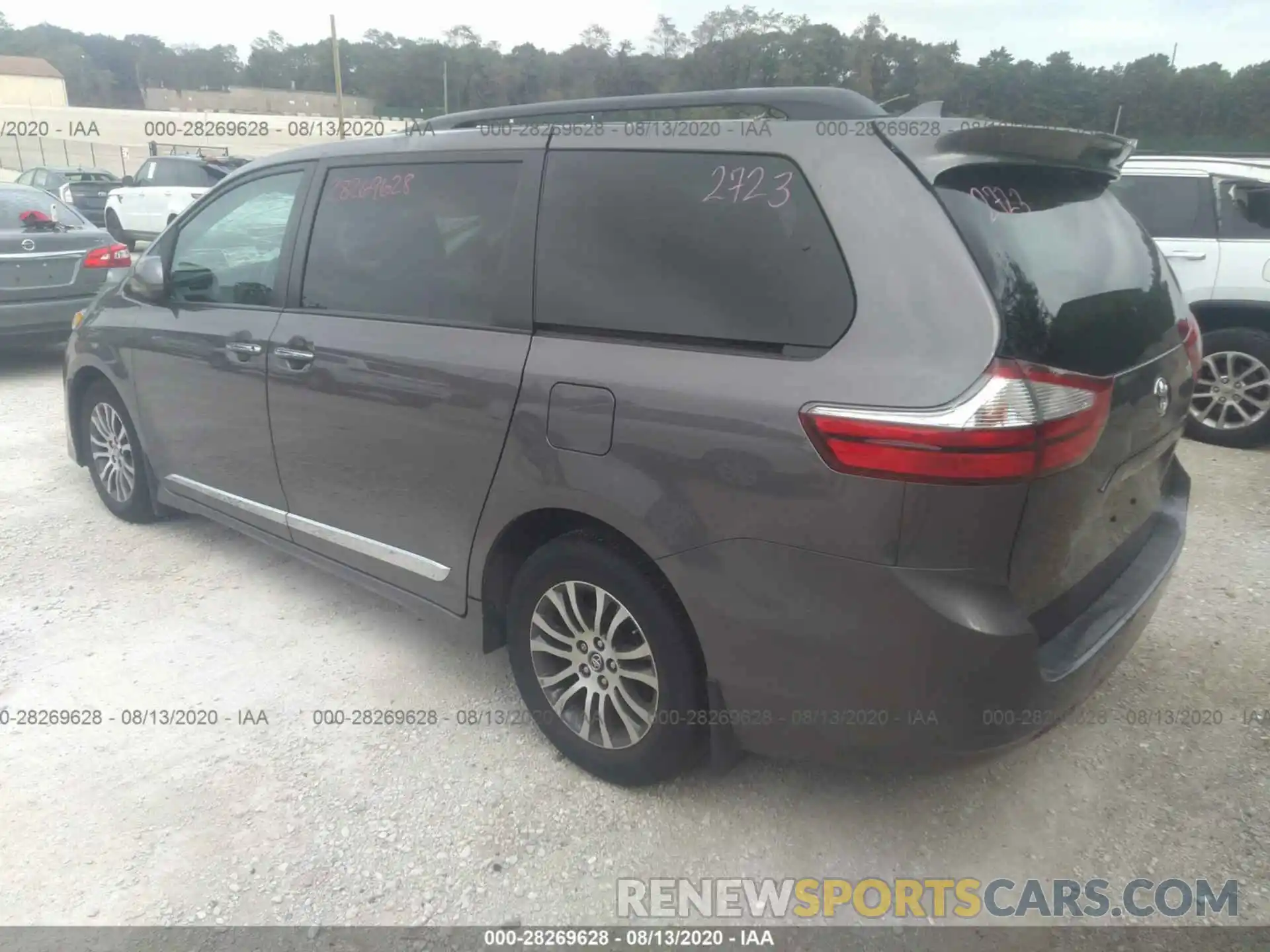 3 Photograph of a damaged car 5TDYZ3DC5KS987497 TOYOTA SIENNA 2019