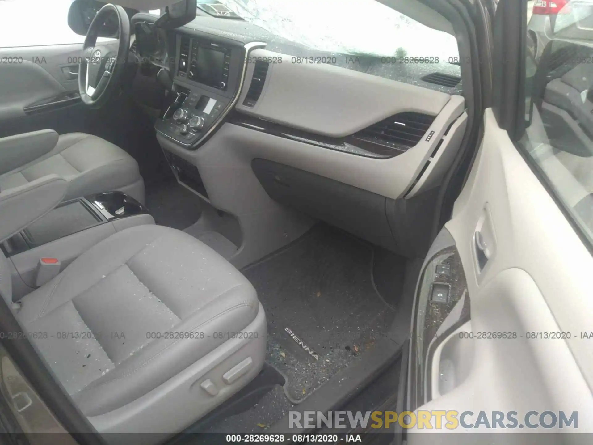 5 Photograph of a damaged car 5TDYZ3DC5KS987497 TOYOTA SIENNA 2019