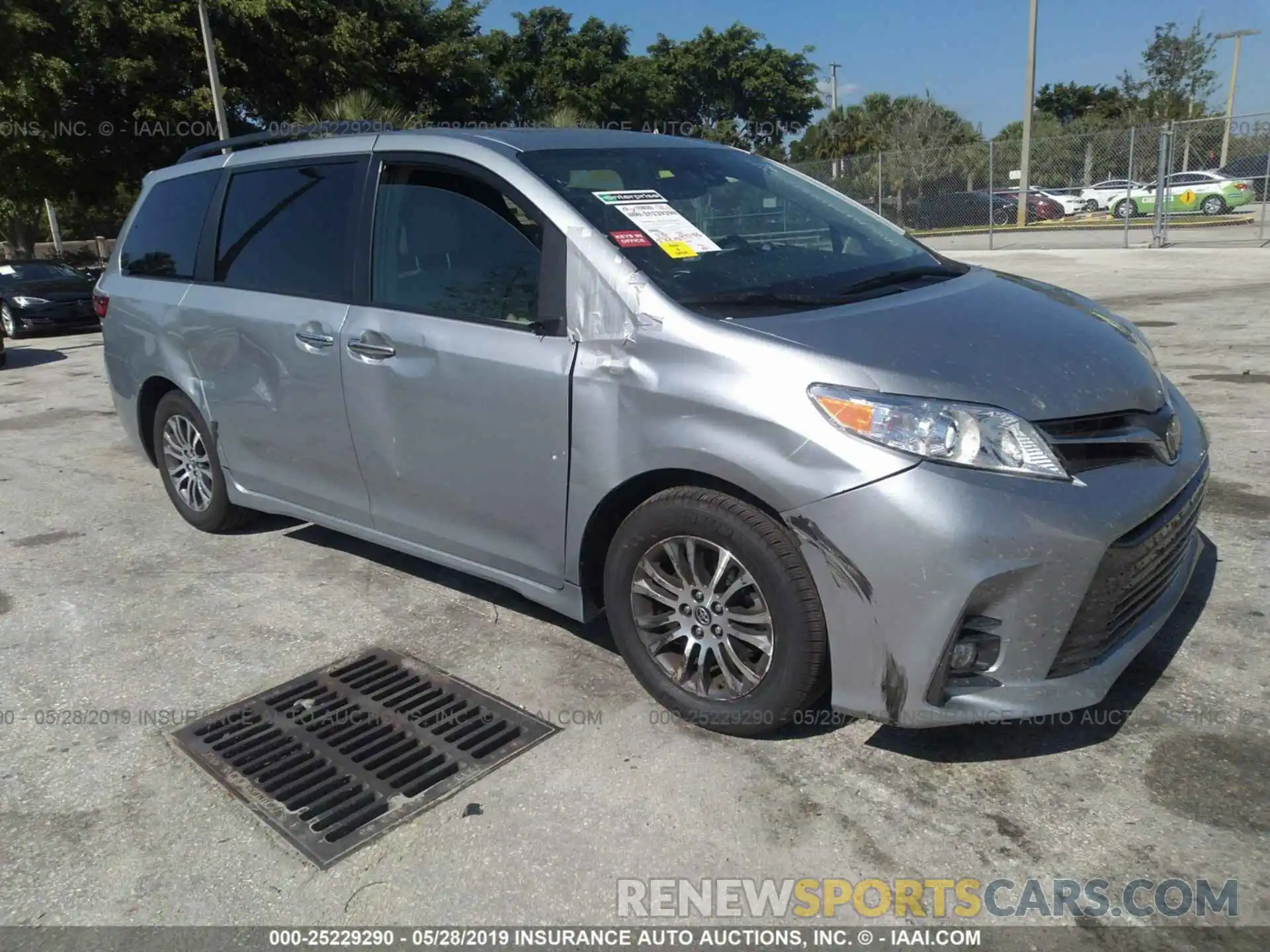 1 Photograph of a damaged car 5TDYZ3DC5KS993655 TOYOTA SIENNA 2019