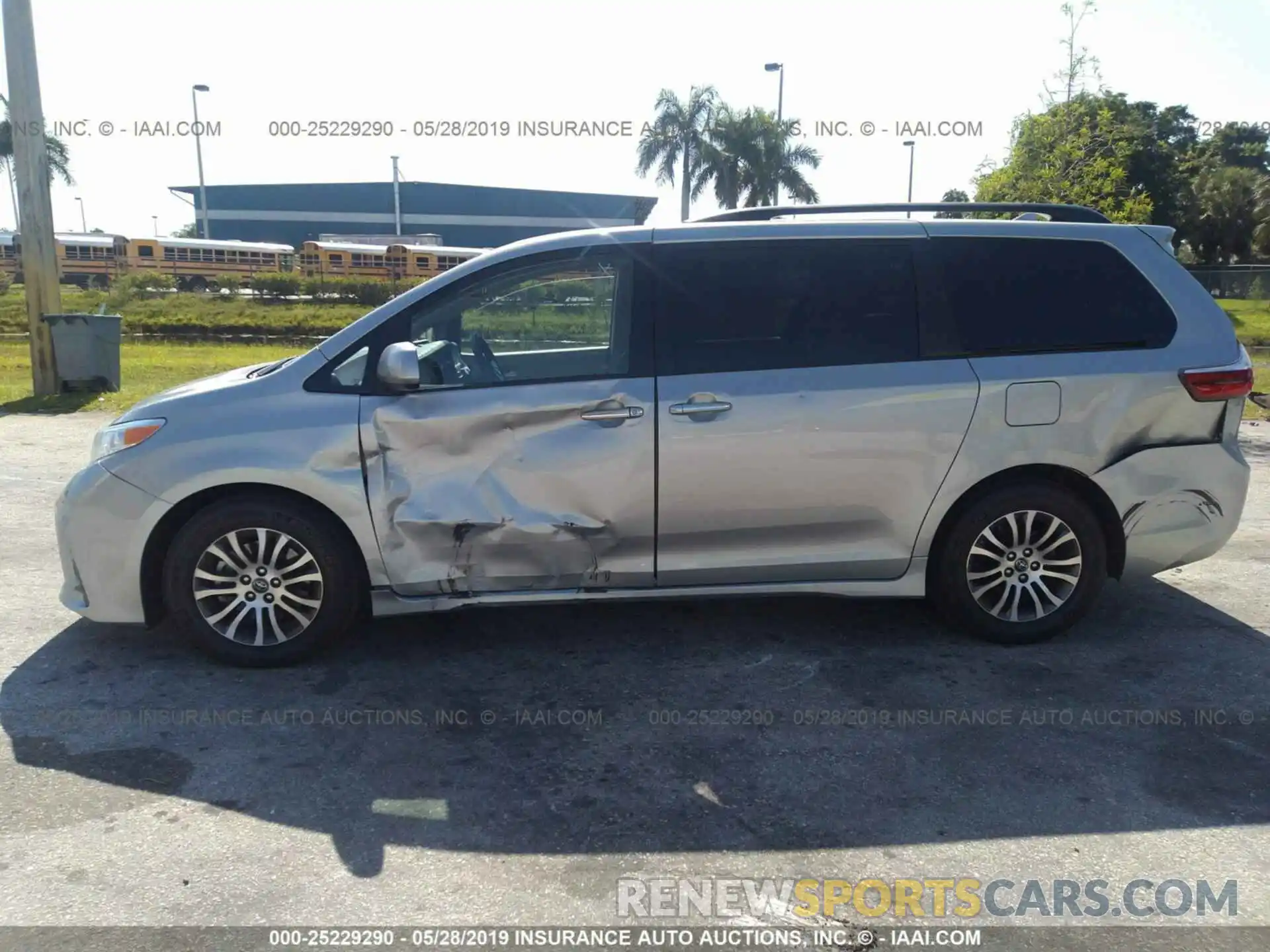 6 Photograph of a damaged car 5TDYZ3DC5KS993655 TOYOTA SIENNA 2019