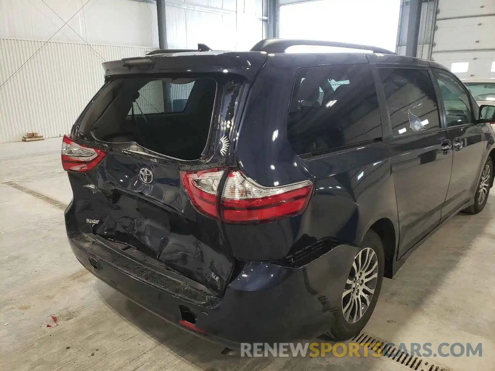 9 Photograph of a damaged car 5TDYZ3DC6KS006349 TOYOTA SIENNA 2019