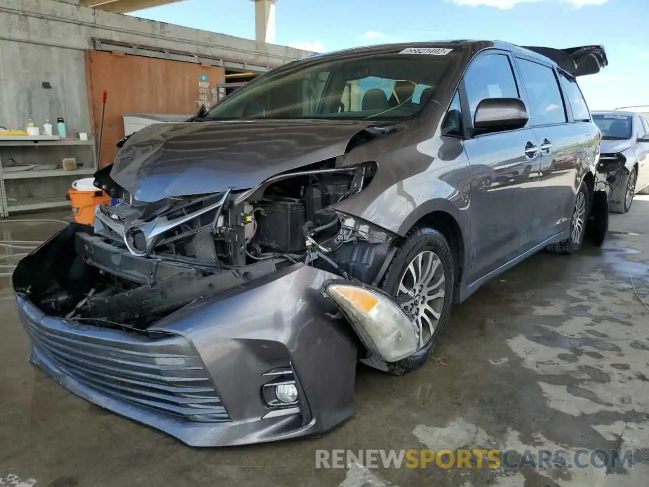 2 Photograph of a damaged car 5TDYZ3DC6KS972023 TOYOTA SIENNA 2019