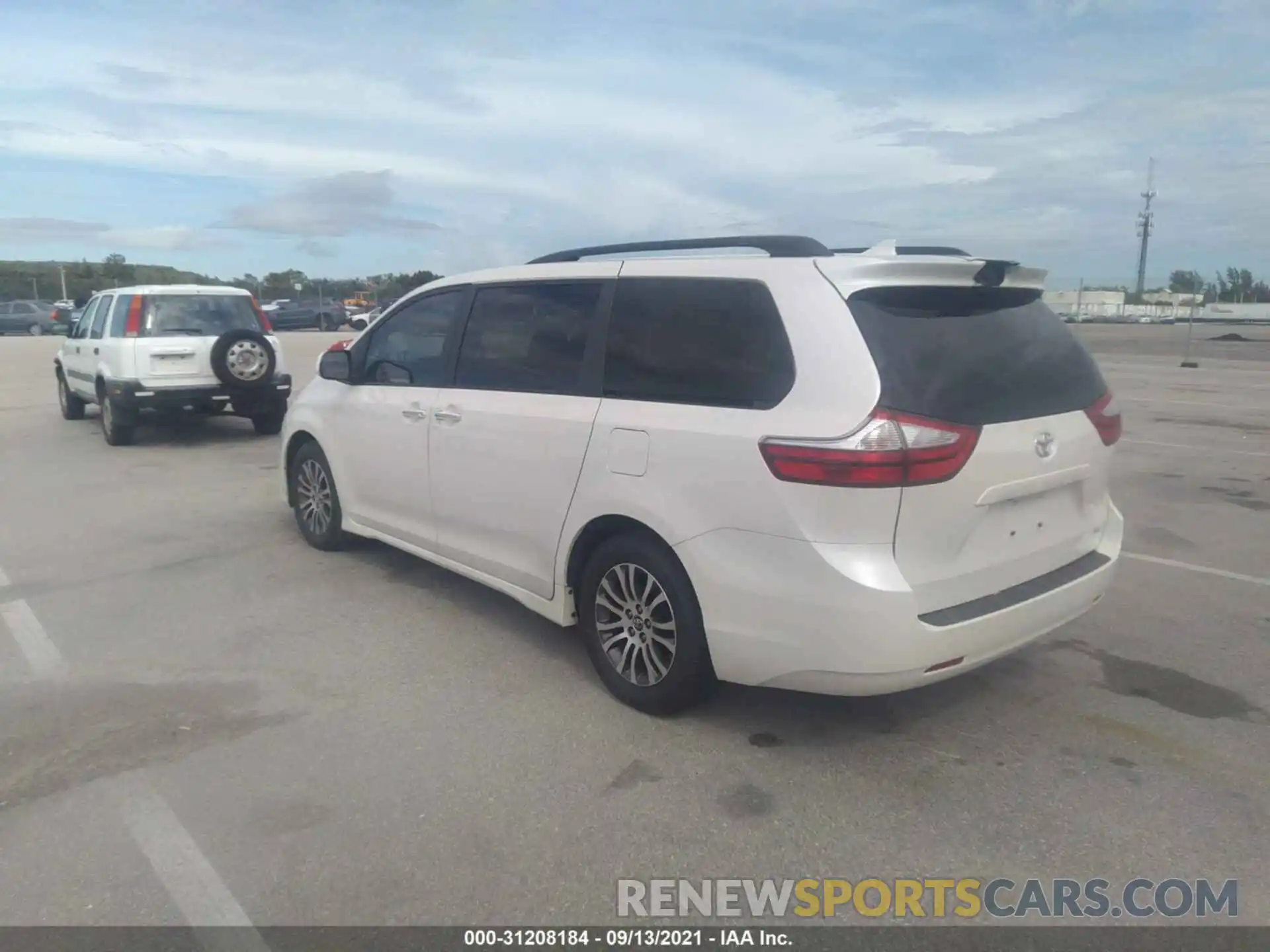 3 Photograph of a damaged car 5TDYZ3DC7KS006750 TOYOTA SIENNA 2019