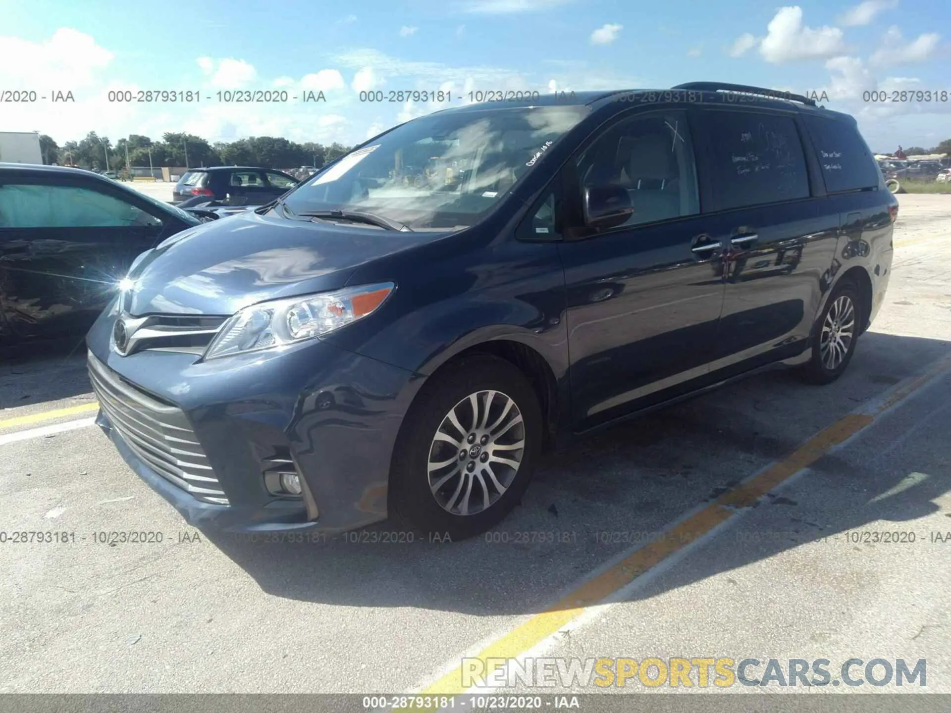 2 Photograph of a damaged car 5TDYZ3DC7KS016405 TOYOTA SIENNA 2019