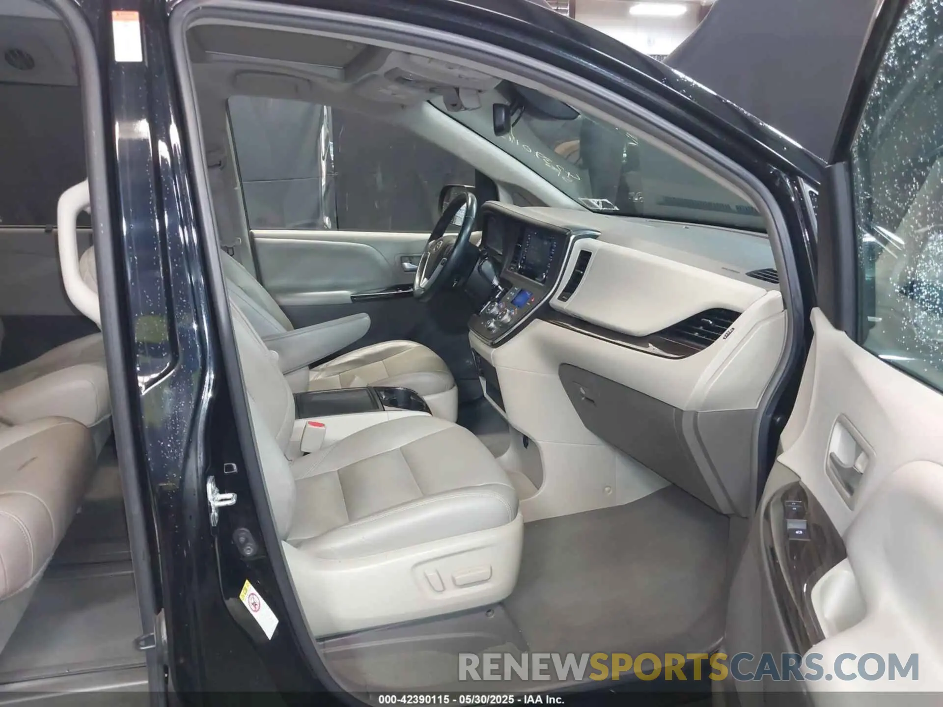 5 Photograph of a damaged car 5TDYZ3DC7KS019479 TOYOTA SIENNA 2019