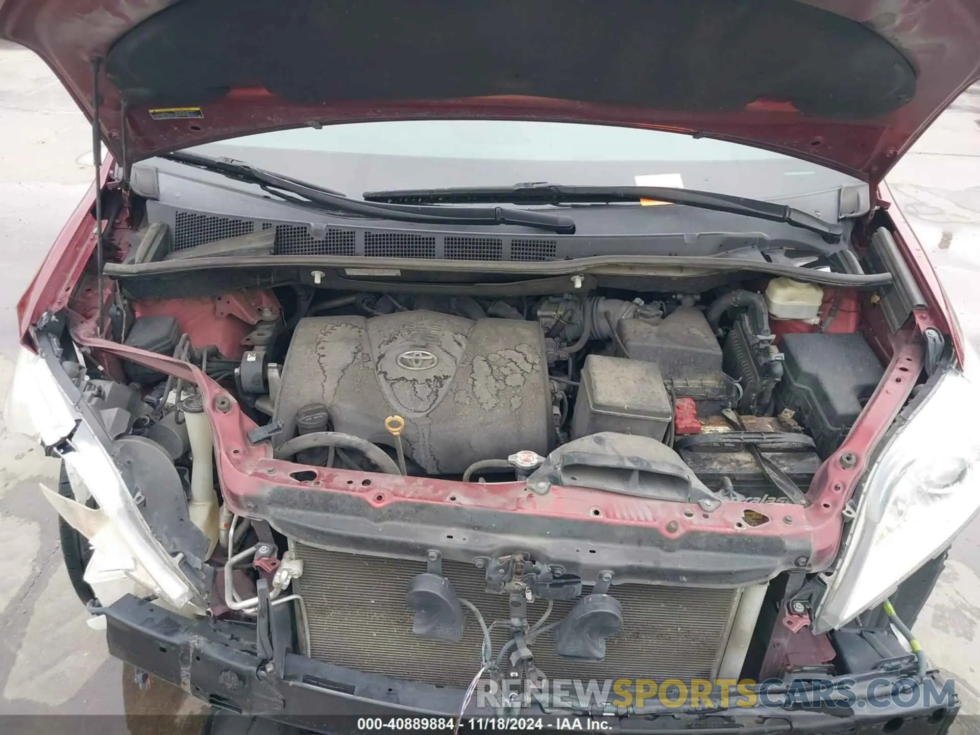 10 Photograph of a damaged car 5TDYZ3DC7KS966005 TOYOTA SIENNA 2019
