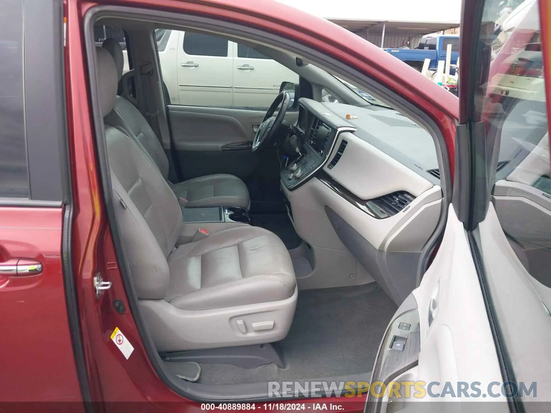 5 Photograph of a damaged car 5TDYZ3DC7KS966005 TOYOTA SIENNA 2019