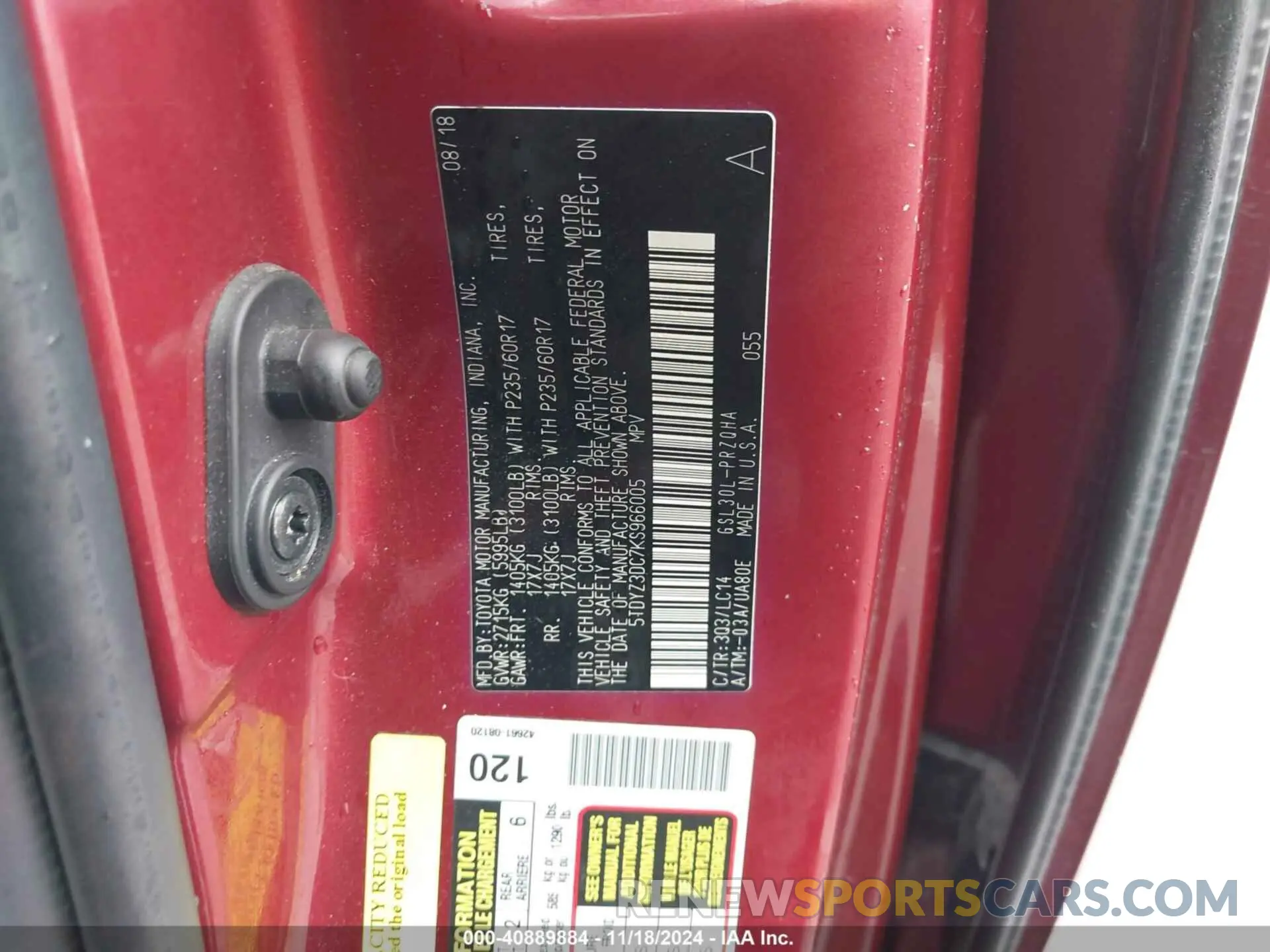 9 Photograph of a damaged car 5TDYZ3DC7KS966005 TOYOTA SIENNA 2019