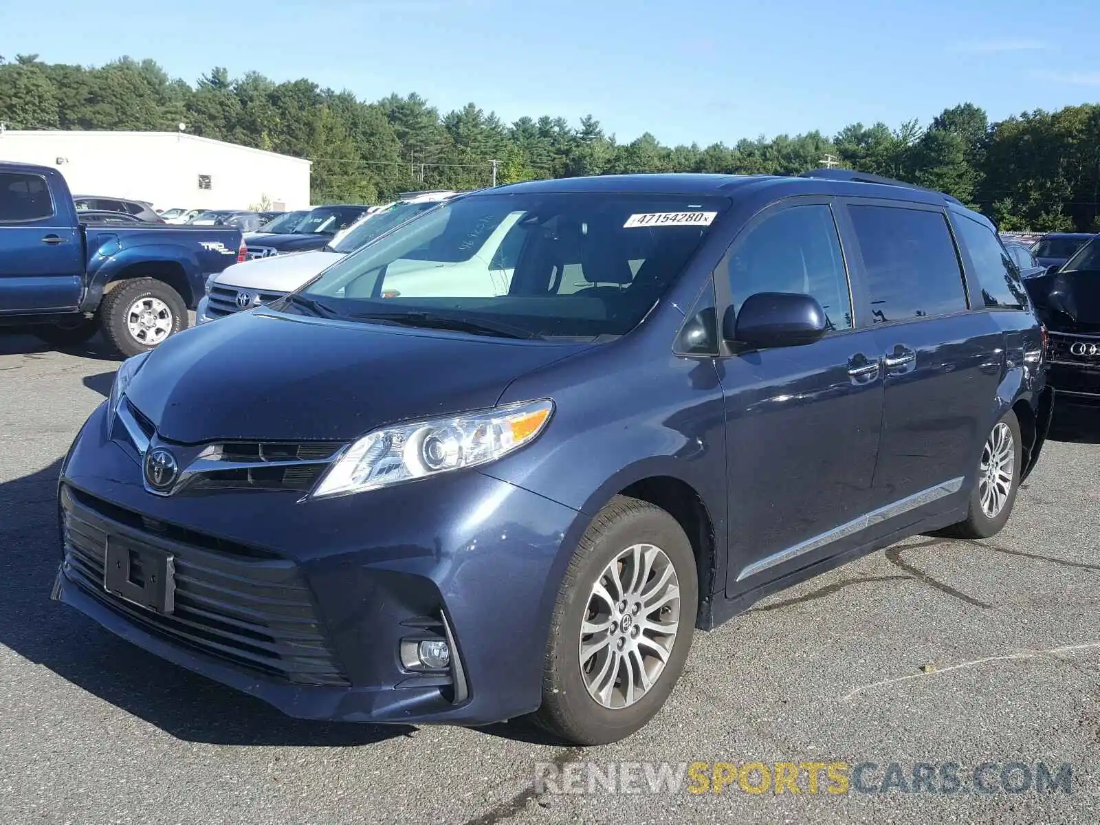 2 Photograph of a damaged car 5TDYZ3DC7KS975612 TOYOTA SIENNA 2019