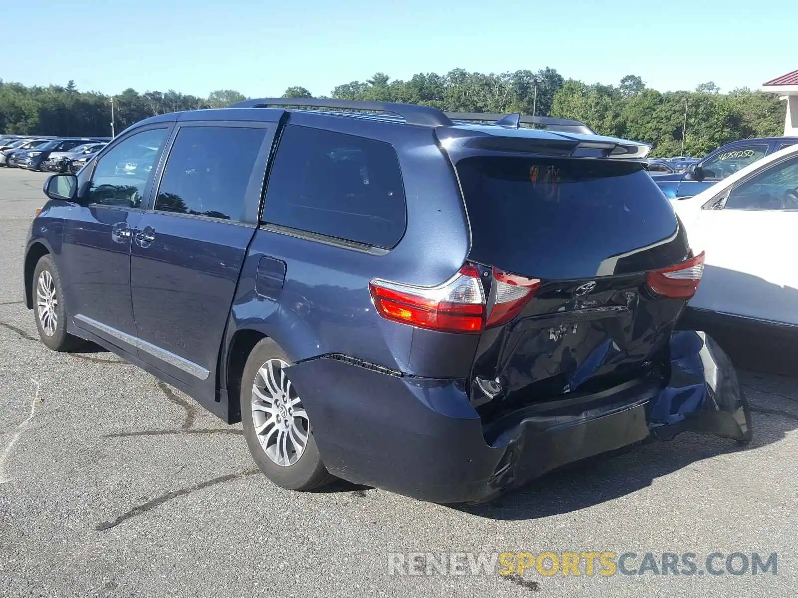 3 Photograph of a damaged car 5TDYZ3DC7KS975612 TOYOTA SIENNA 2019