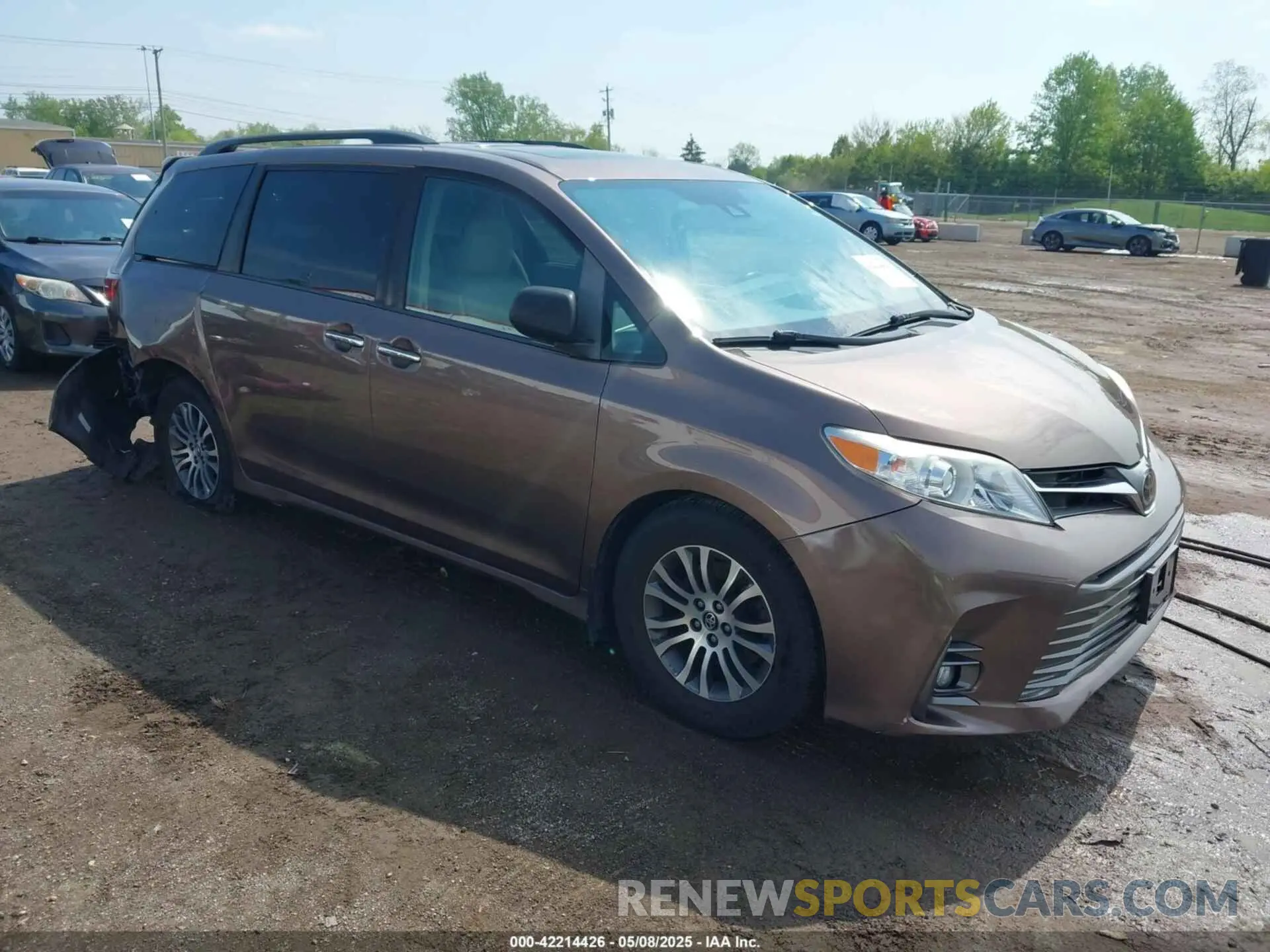 1 Photograph of a damaged car 5TDYZ3DC7KS980857 TOYOTA SIENNA 2019