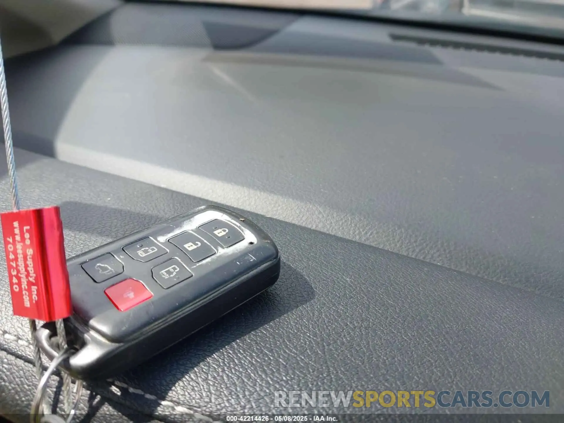 11 Photograph of a damaged car 5TDYZ3DC7KS980857 TOYOTA SIENNA 2019
