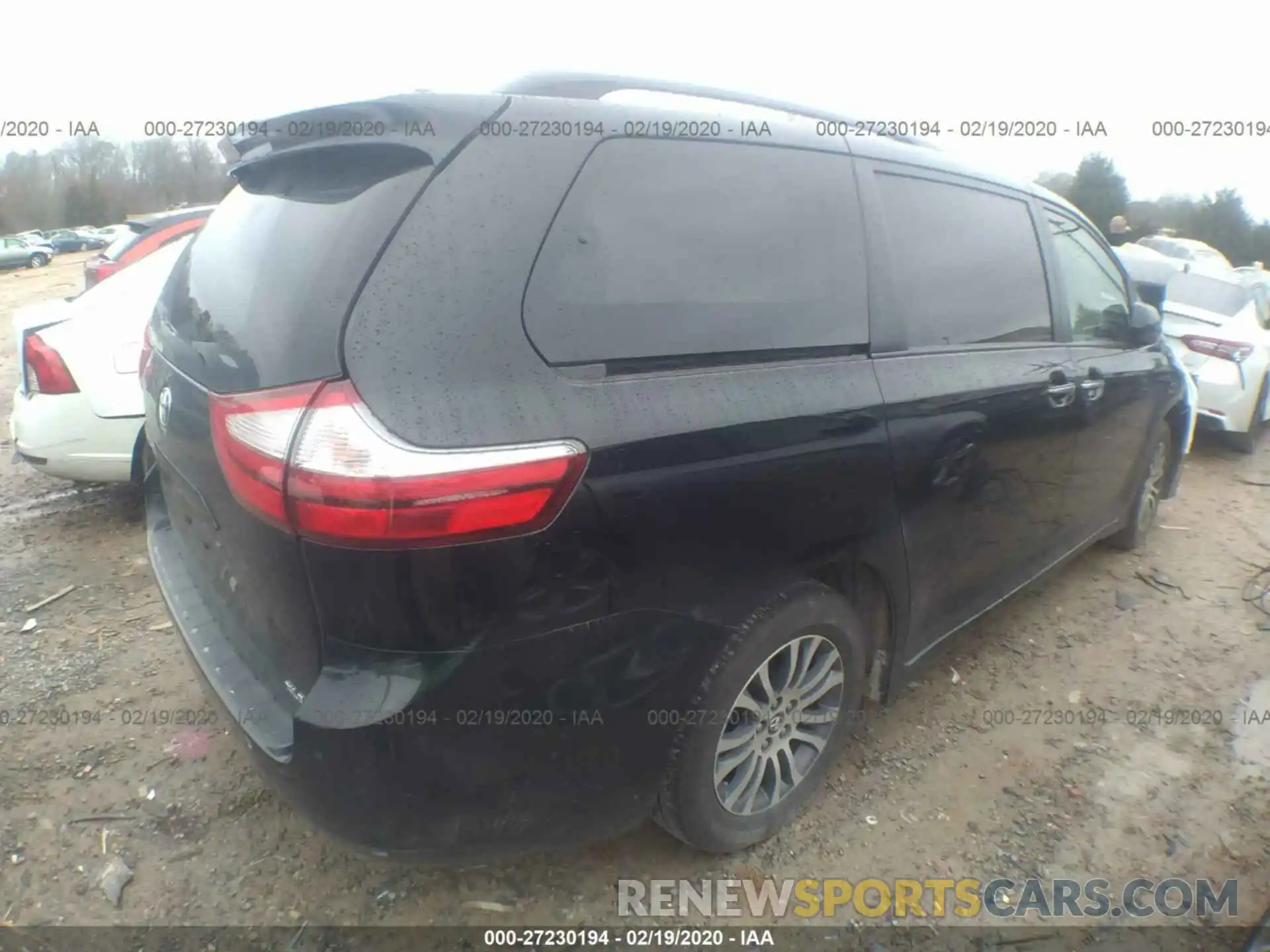 4 Photograph of a damaged car 5TDYZ3DC7KS980910 TOYOTA SIENNA 2019