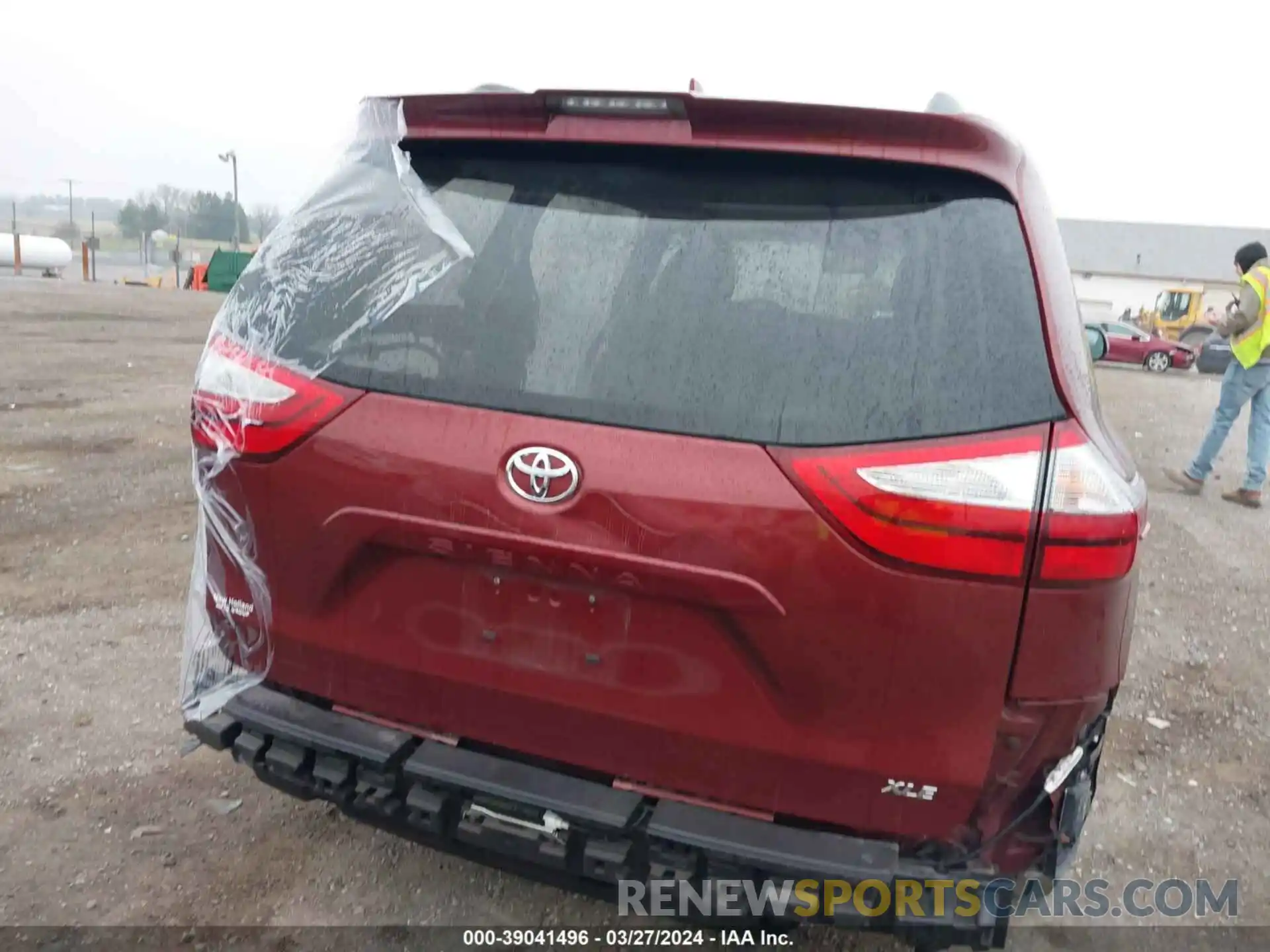 14 Photograph of a damaged car 5TDYZ3DC7KS981877 TOYOTA SIENNA 2019