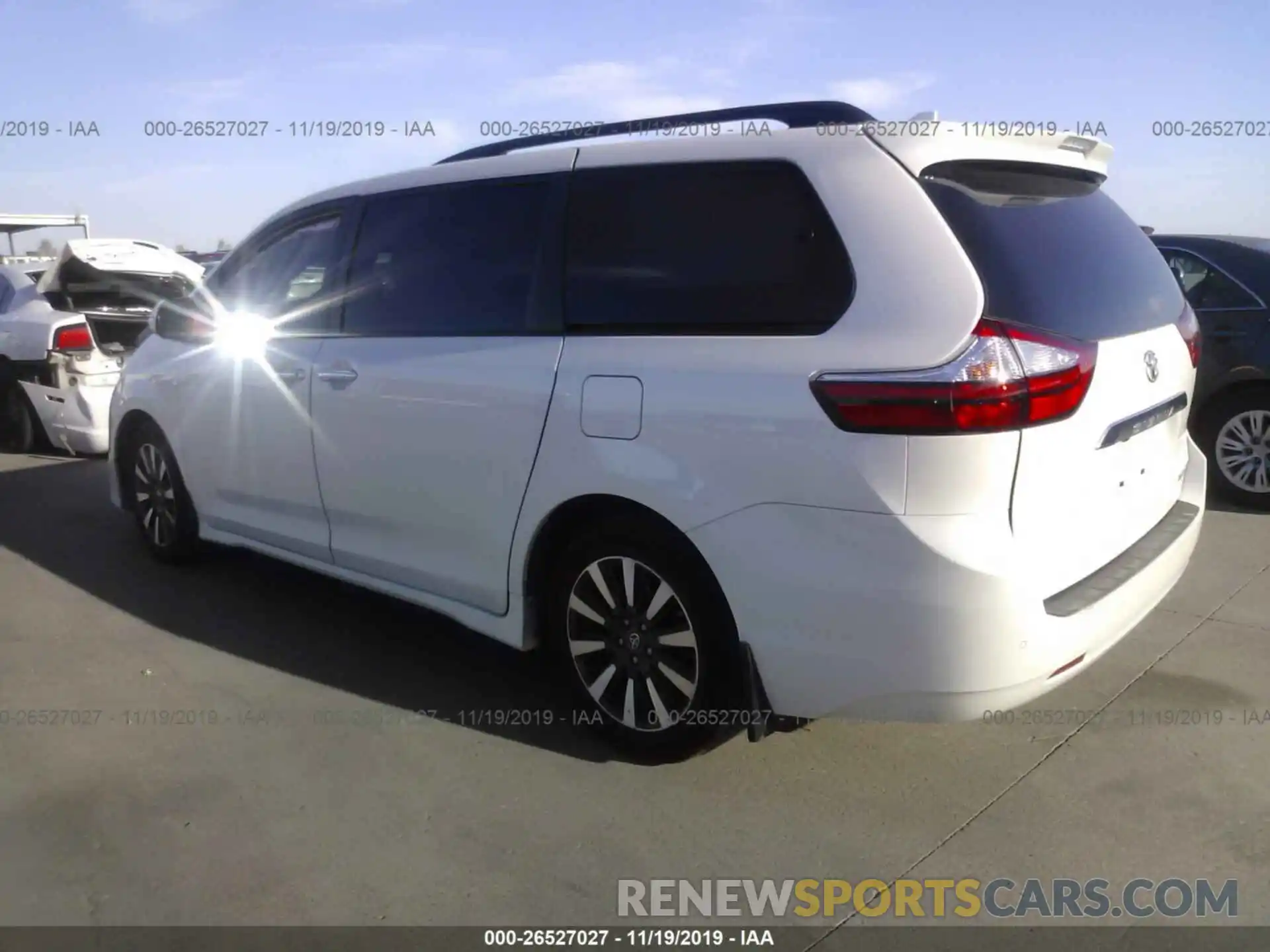 3 Photograph of a damaged car 5TDYZ3DC7KS984200 TOYOTA SIENNA 2019