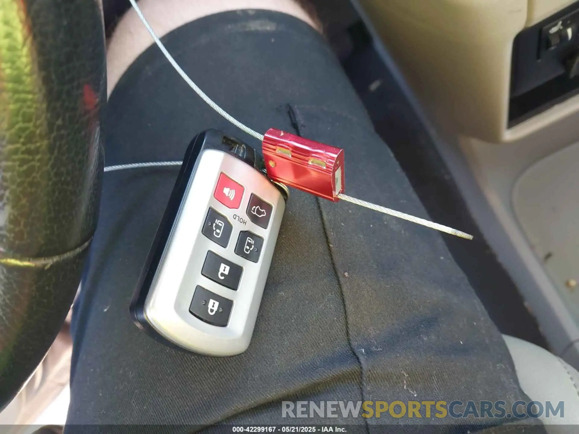 11 Photograph of a damaged car 5TDYZ3DC7KS984973 TOYOTA SIENNA 2019