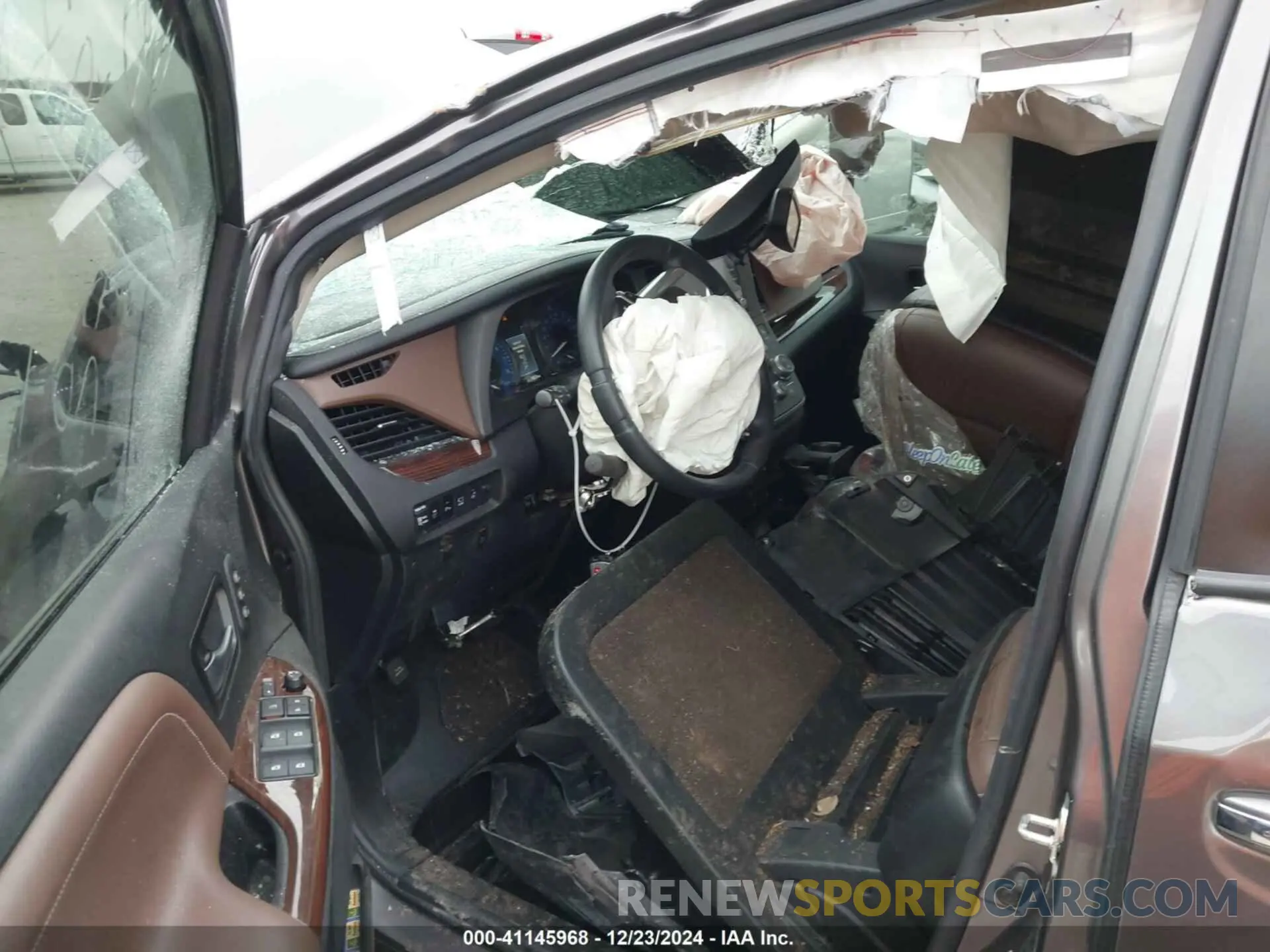 5 Photograph of a damaged car 5TDYZ3DC7KS994001 TOYOTA SIENNA 2019