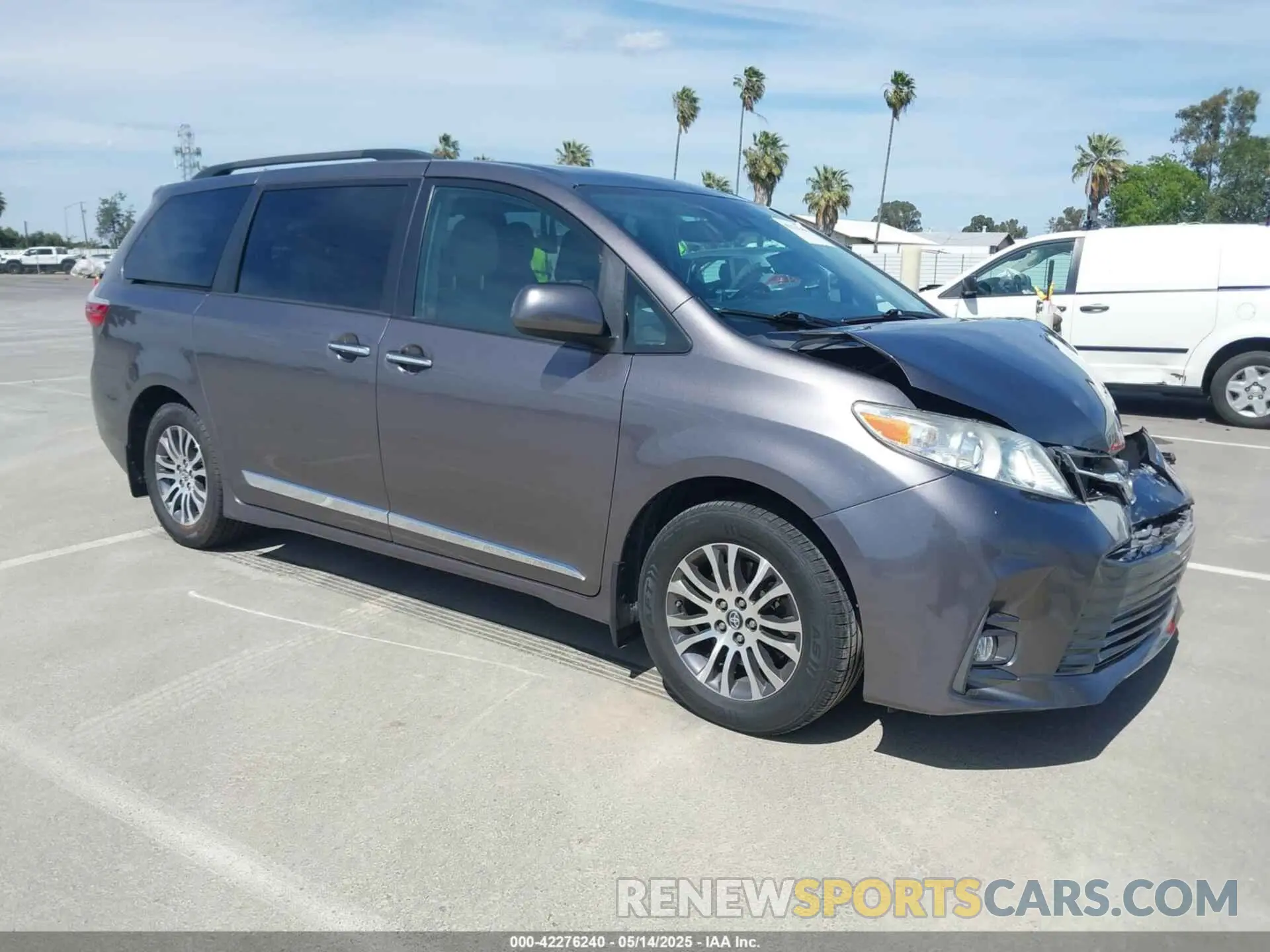 1 Photograph of a damaged car 5TDYZ3DC8KS001055 TOYOTA SIENNA 2019