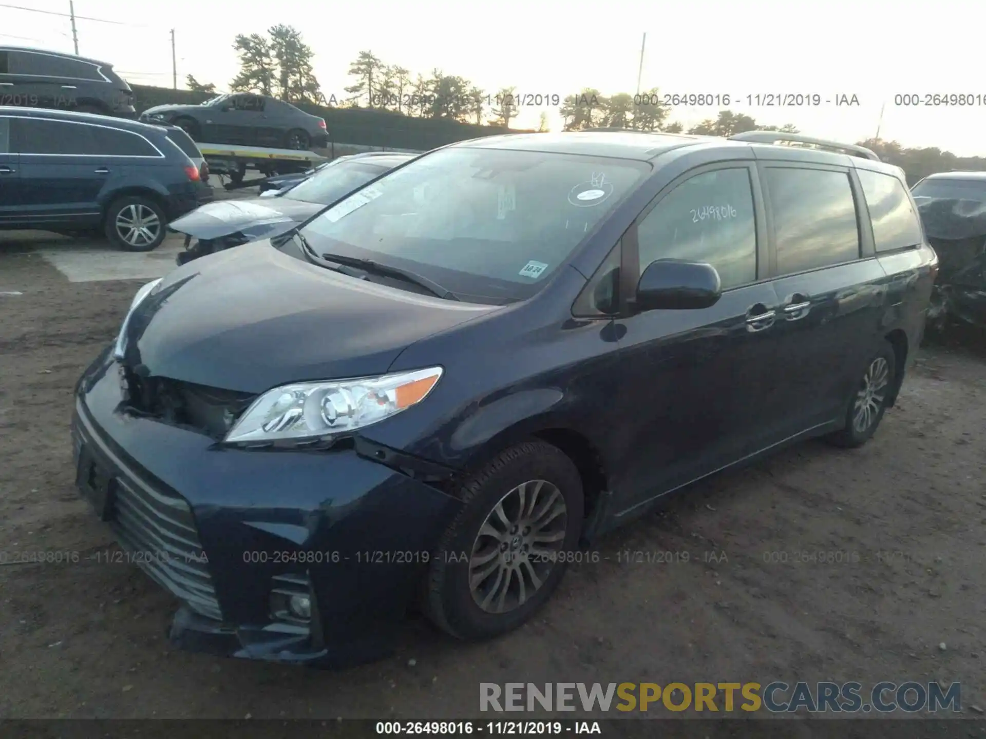 2 Photograph of a damaged car 5TDYZ3DC8KS003694 TOYOTA SIENNA 2019