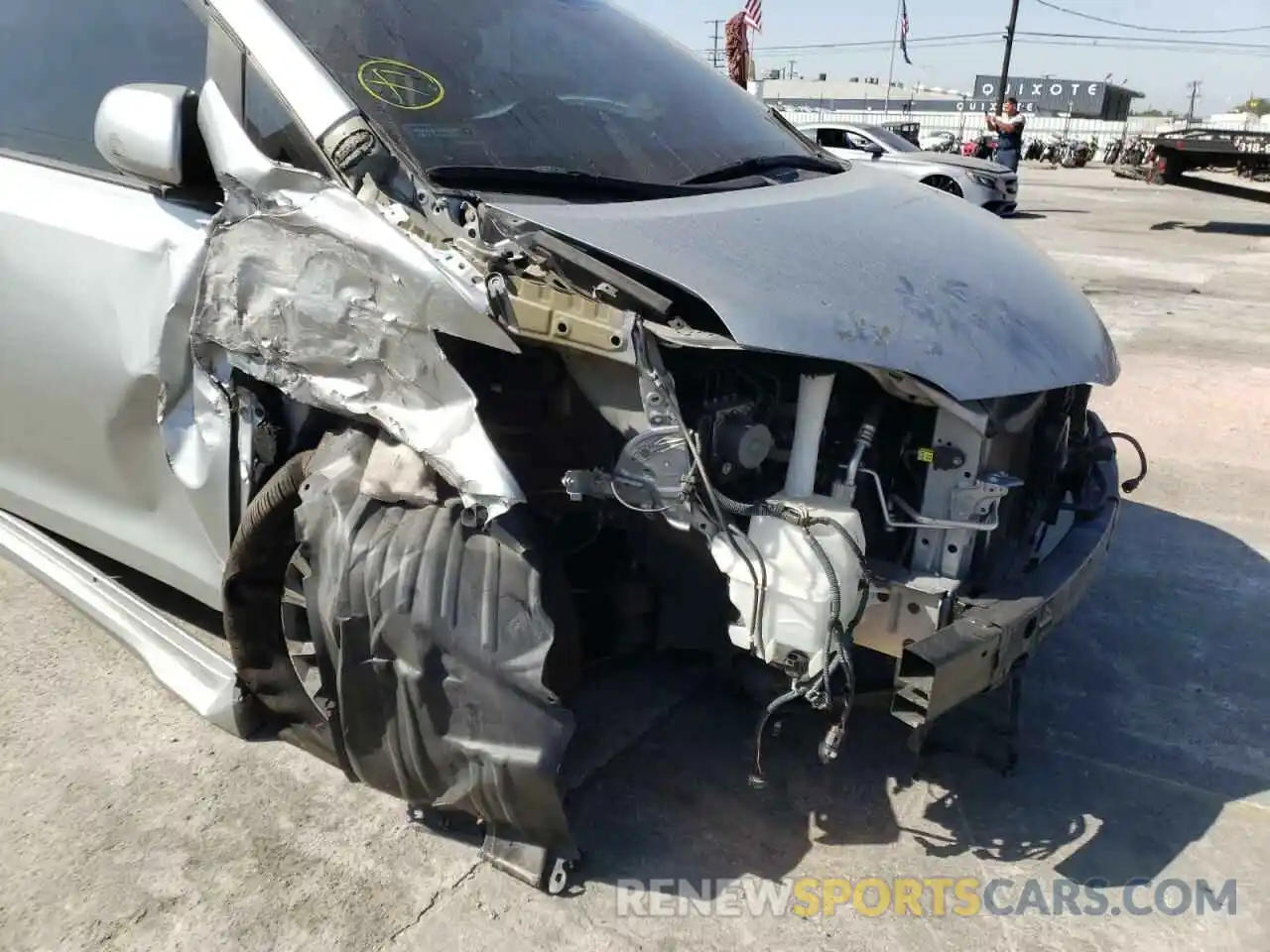 9 Photograph of a damaged car 5TDYZ3DC8KS014761 TOYOTA SIENNA 2019