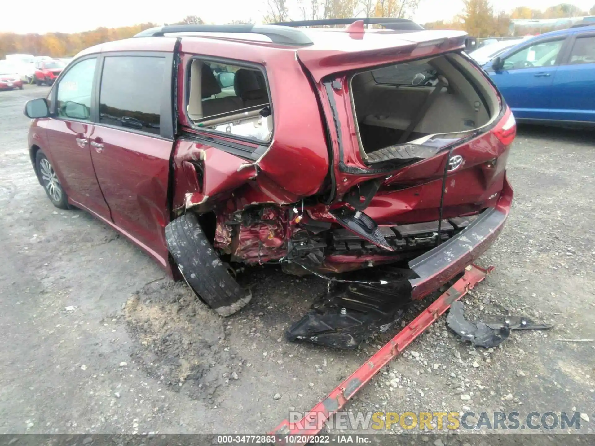 6 Photograph of a damaged car 5TDYZ3DC8KS016963 TOYOTA SIENNA 2019