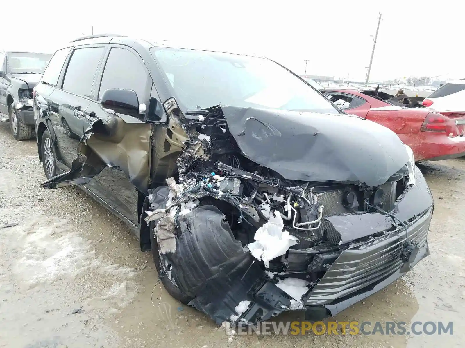 1 Photograph of a damaged car 5TDYZ3DC8KS978759 TOYOTA SIENNA 2019