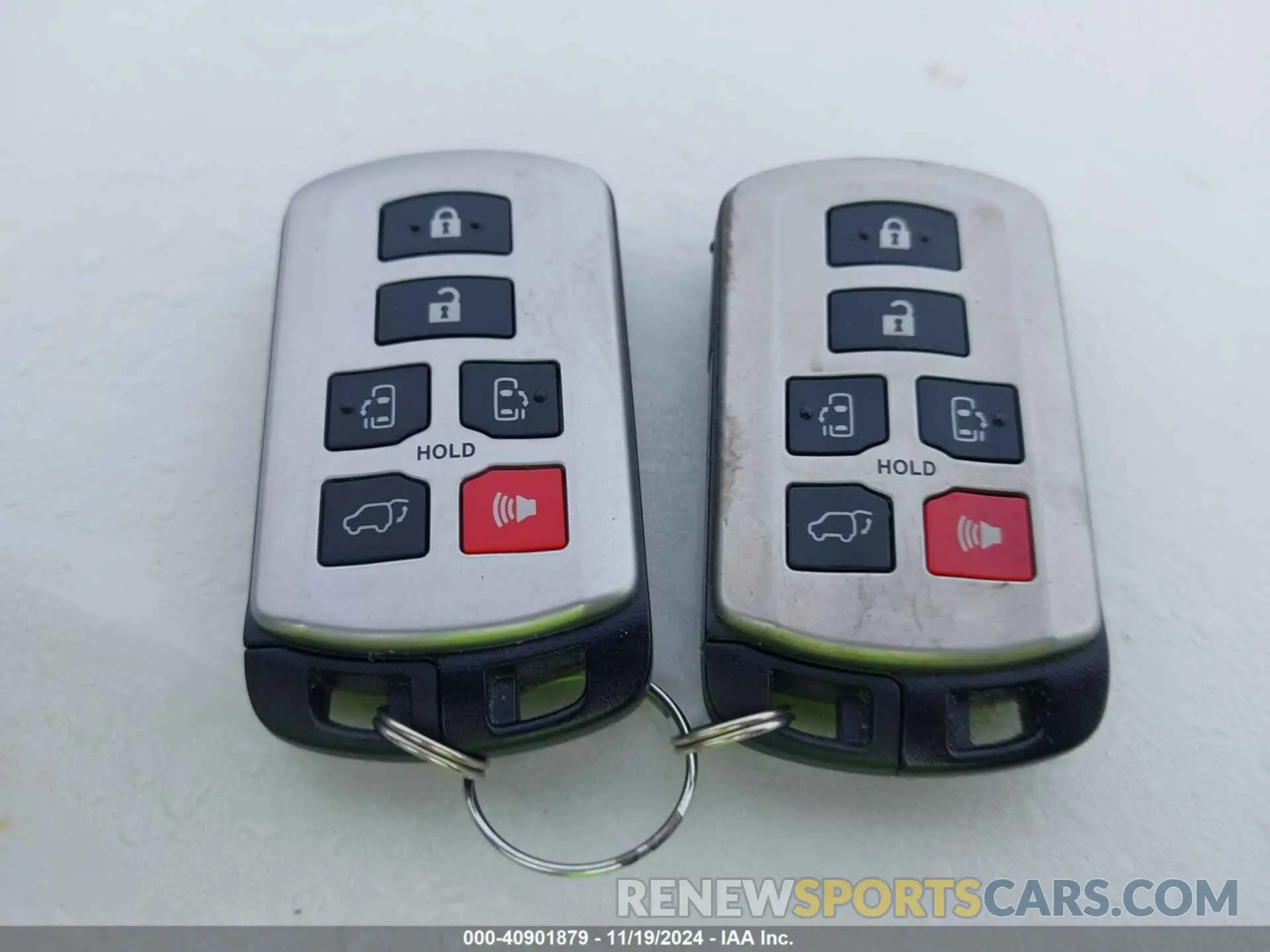 11 Photograph of a damaged car 5TDYZ3DC9KS006832 TOYOTA SIENNA 2019
