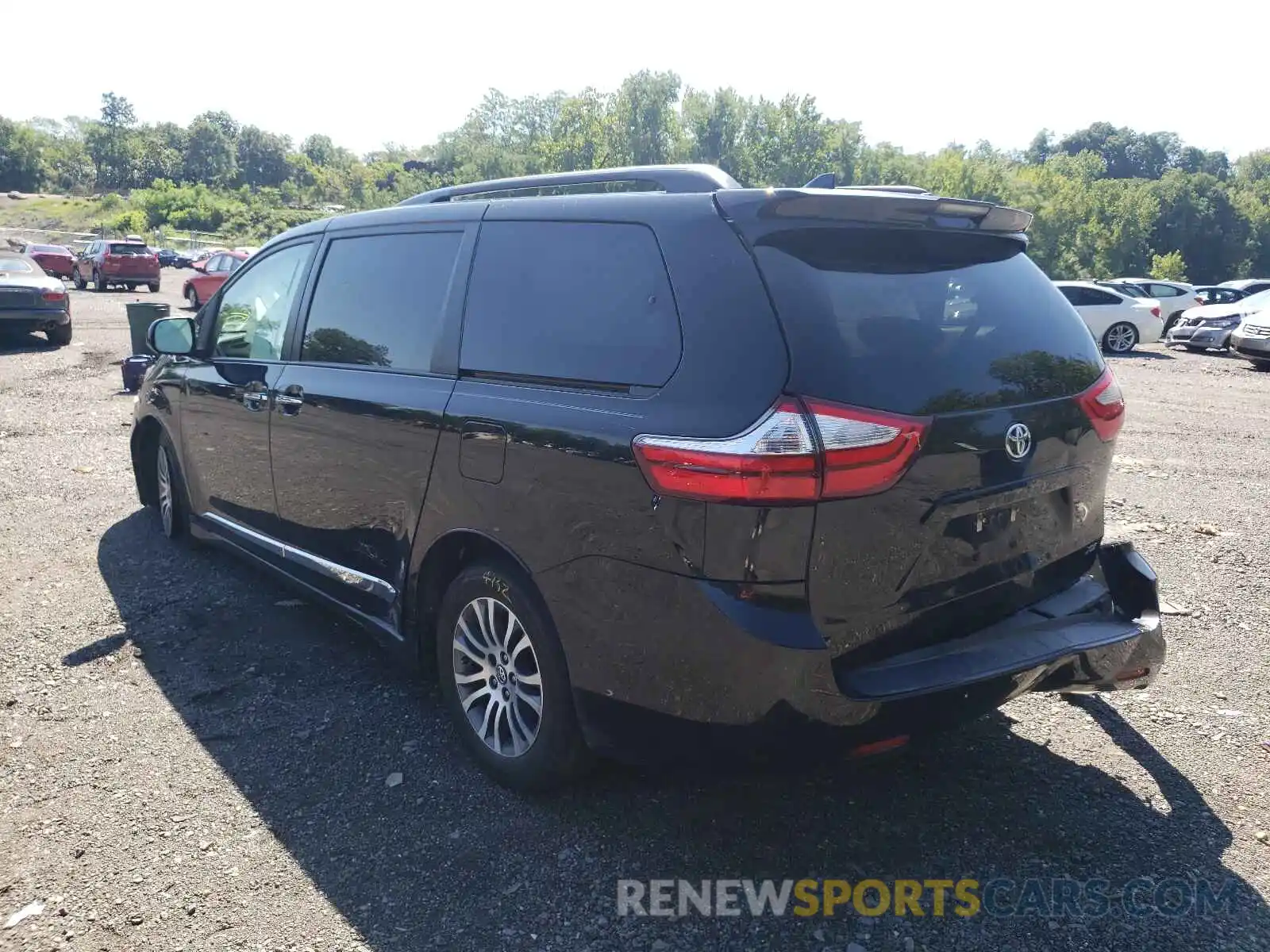 3 Photograph of a damaged car 5TDYZ3DC9KS019984 TOYOTA SIENNA 2019