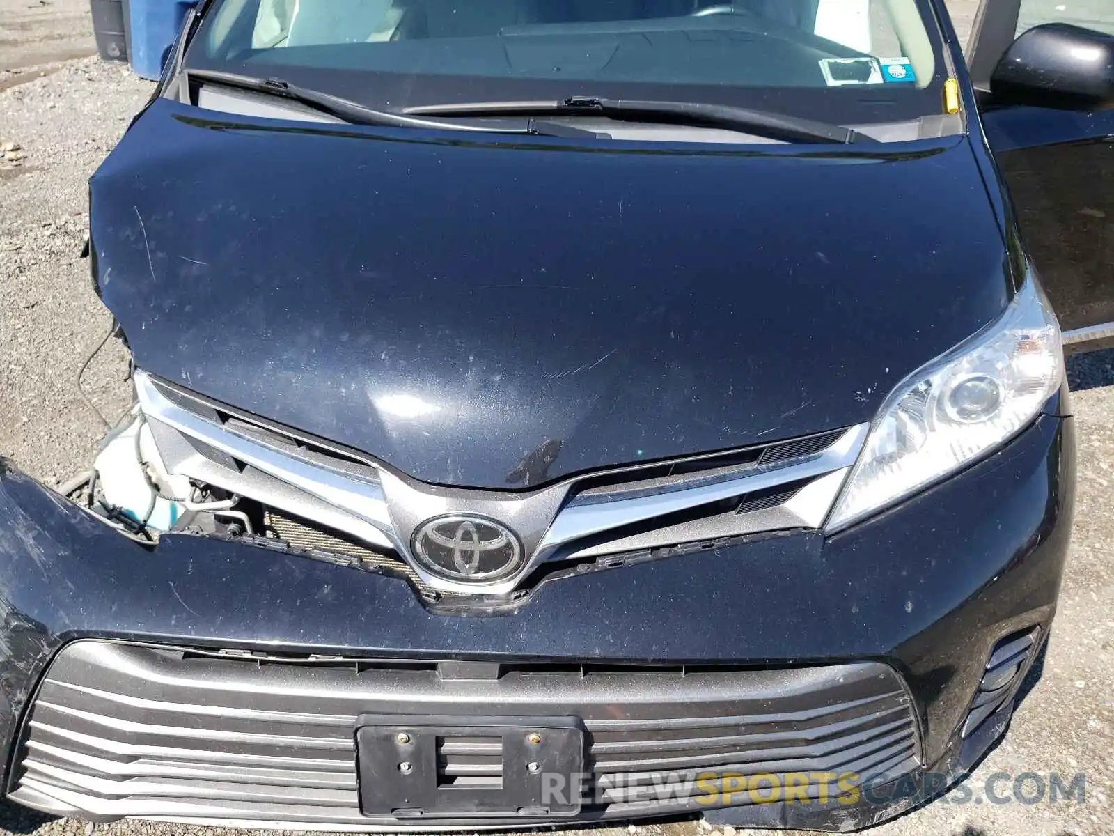 7 Photograph of a damaged car 5TDYZ3DC9KS019984 TOYOTA SIENNA 2019