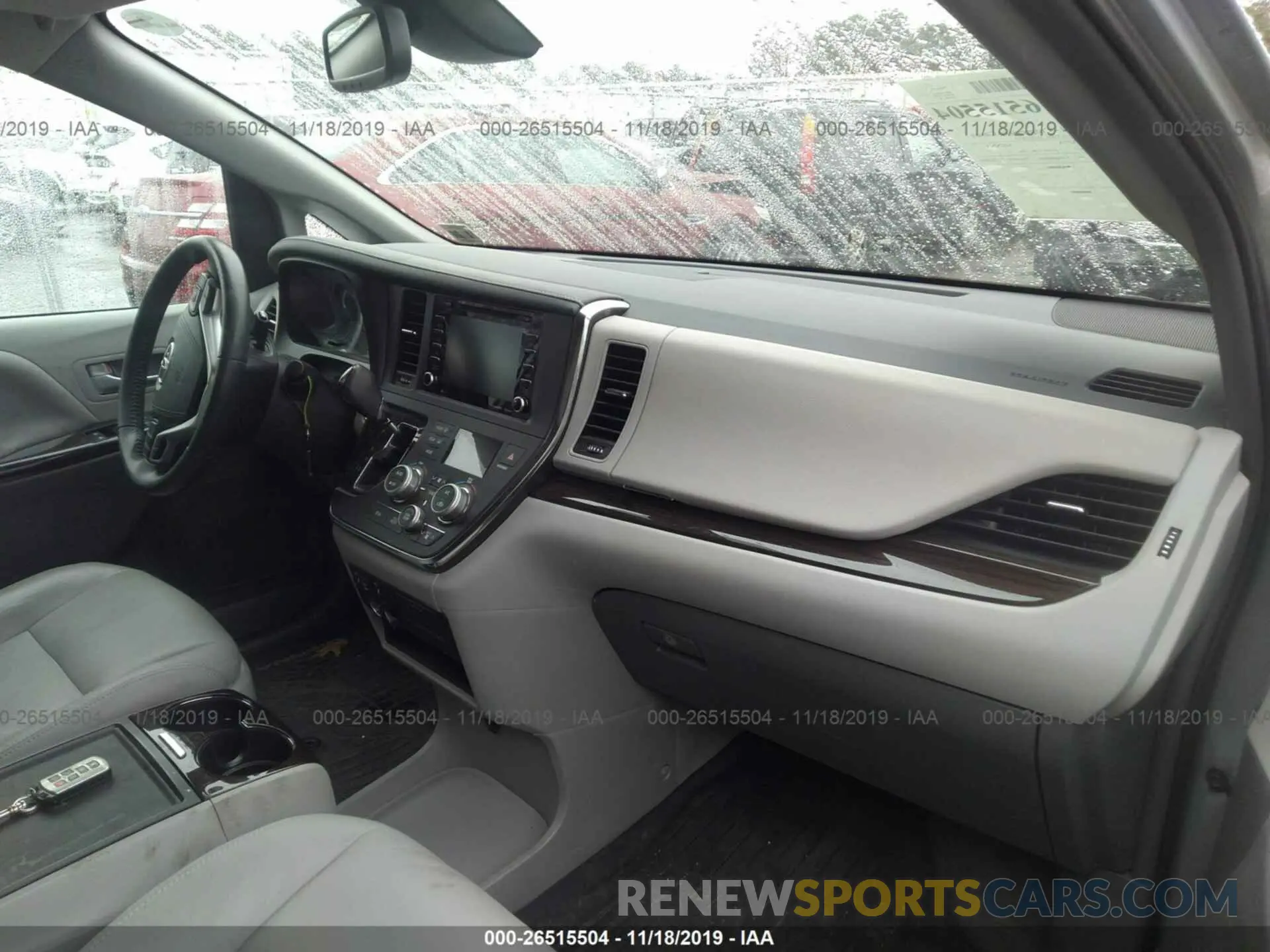 5 Photograph of a damaged car 5TDYZ3DC9KS972937 TOYOTA SIENNA 2019