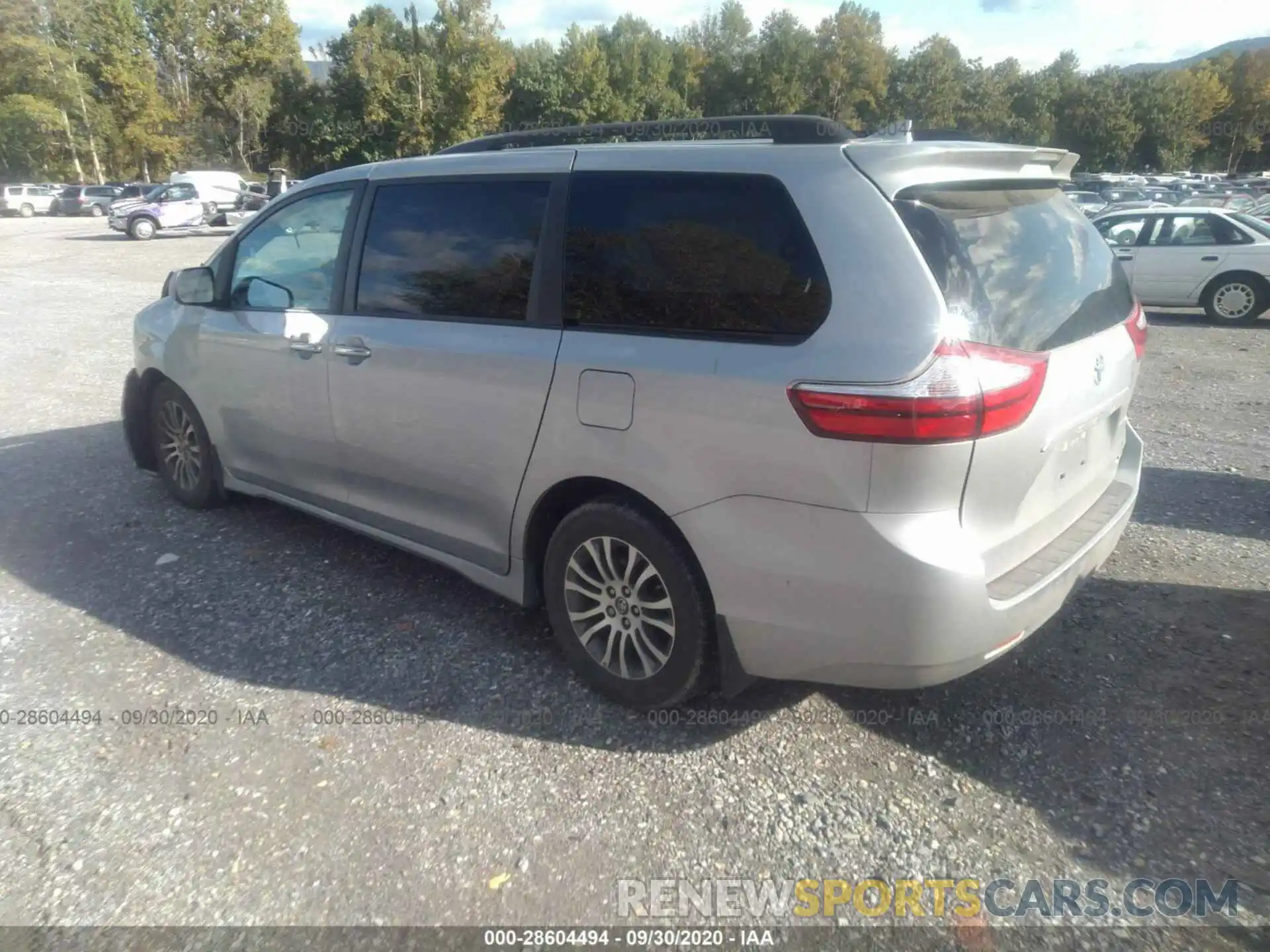 3 Photograph of a damaged car 5TDYZ3DC9KS974302 TOYOTA SIENNA 2019