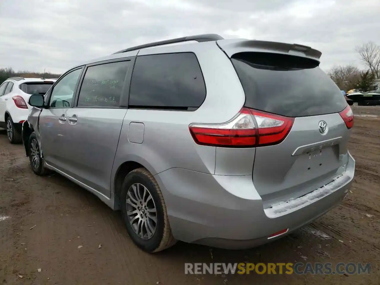 3 Photograph of a damaged car 5TDYZ3DC9KS984926 TOYOTA SIENNA 2019