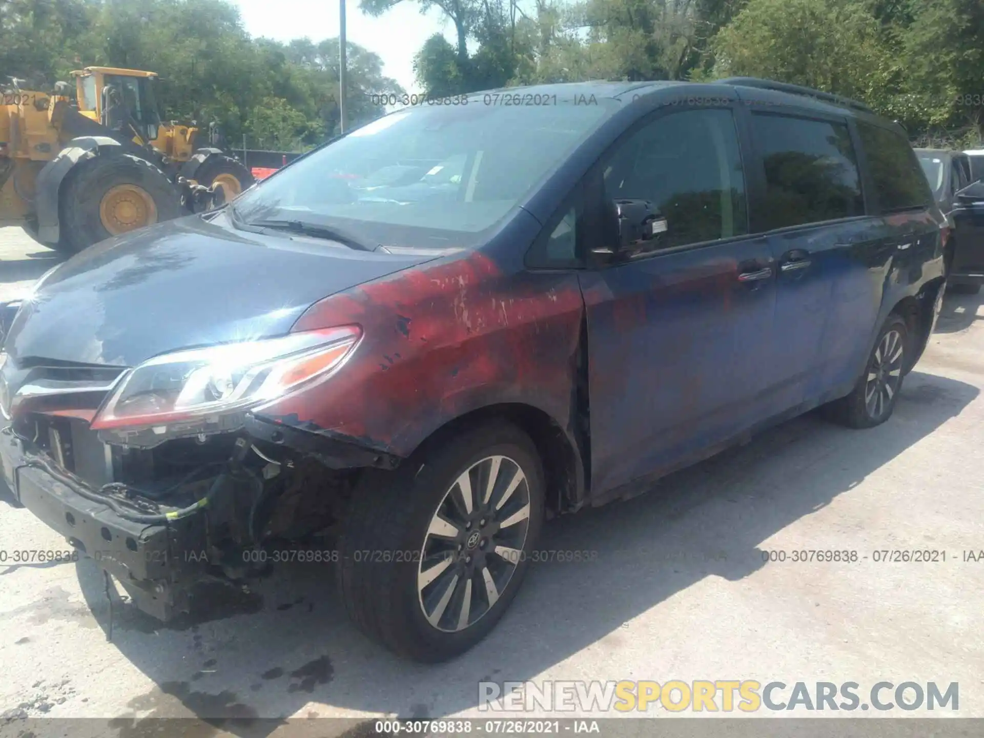 2 Photograph of a damaged car 5TDYZ3DC9KS985526 TOYOTA SIENNA 2019