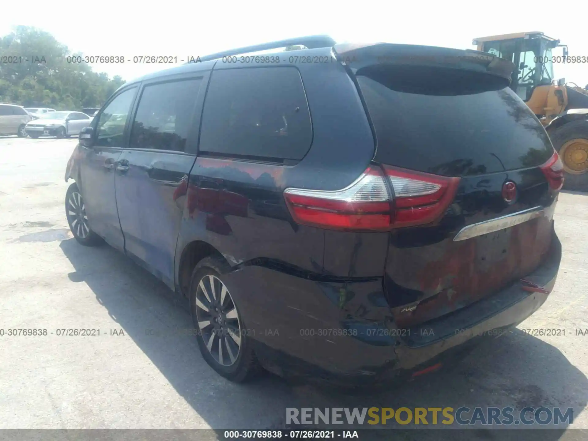 3 Photograph of a damaged car 5TDYZ3DC9KS985526 TOYOTA SIENNA 2019