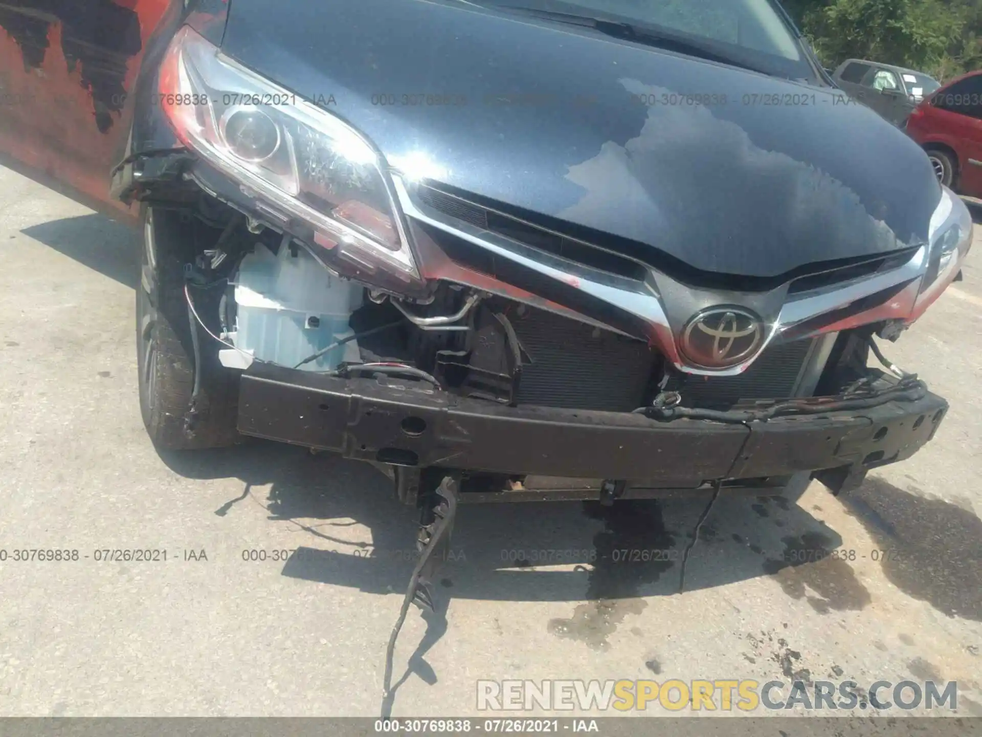 6 Photograph of a damaged car 5TDYZ3DC9KS985526 TOYOTA SIENNA 2019