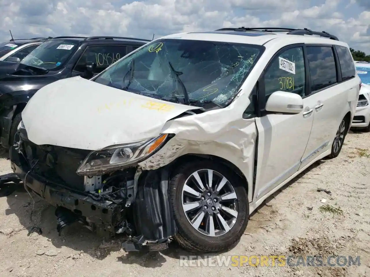 2 Photograph of a damaged car 5TDYZ3DC9KS986031 TOYOTA SIENNA 2019